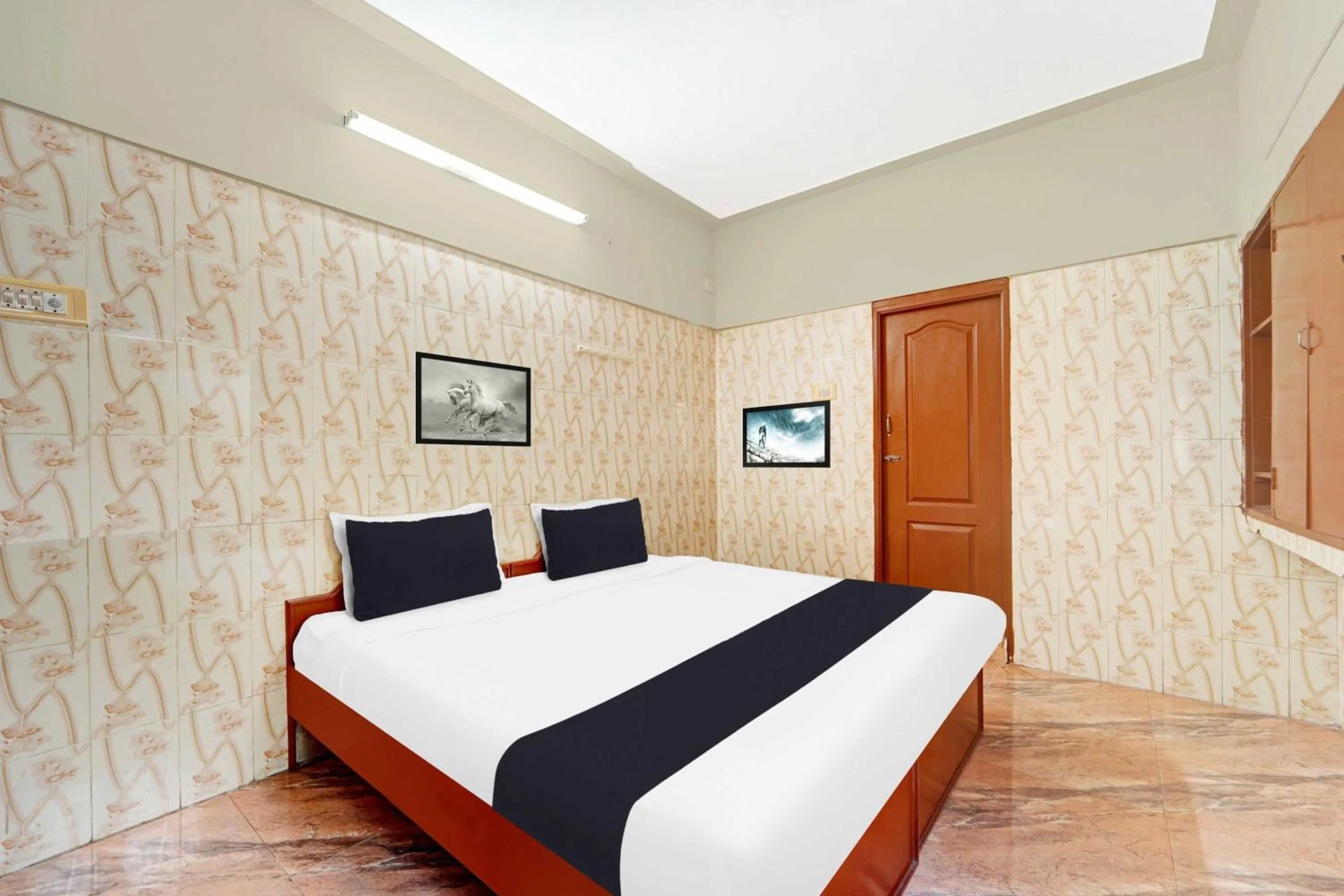 Bedroom, Bed in Collection O Central Railway Station Tiruppur