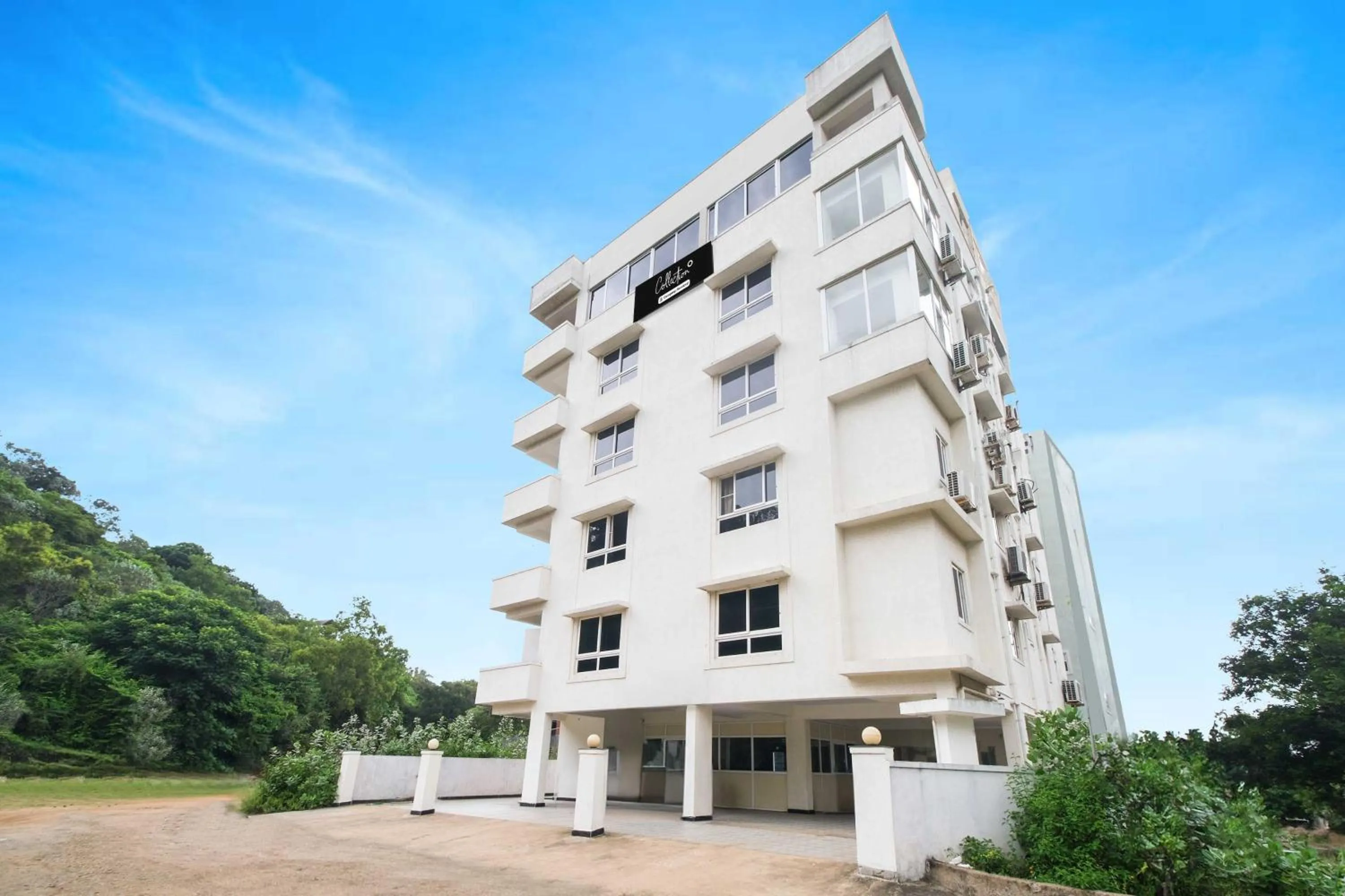Facade/entrance in Collection O Rushikonda Beach Near GITAM