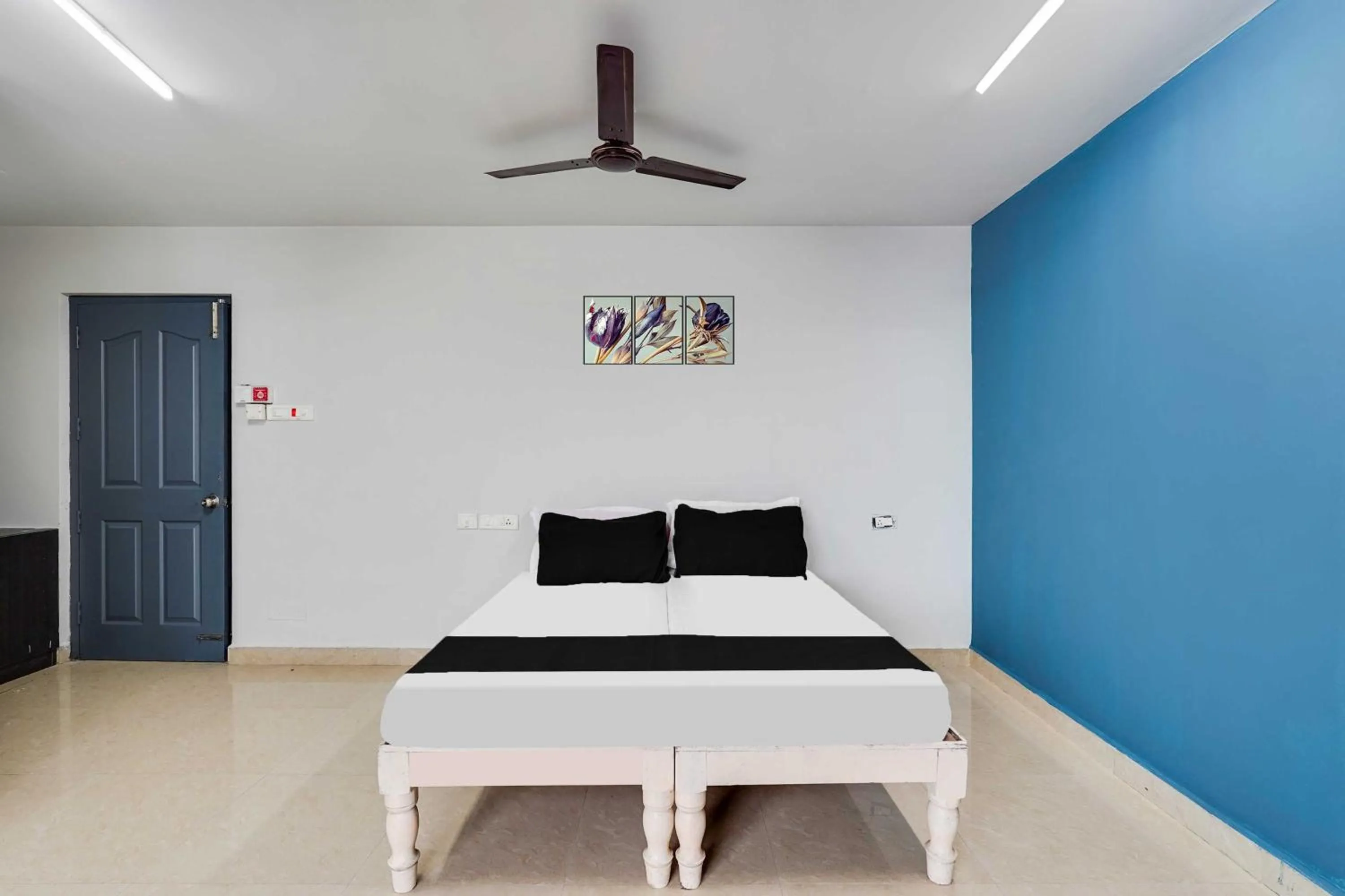 Bedroom, Bed in Collection O Chennai Nemmeli Bridge