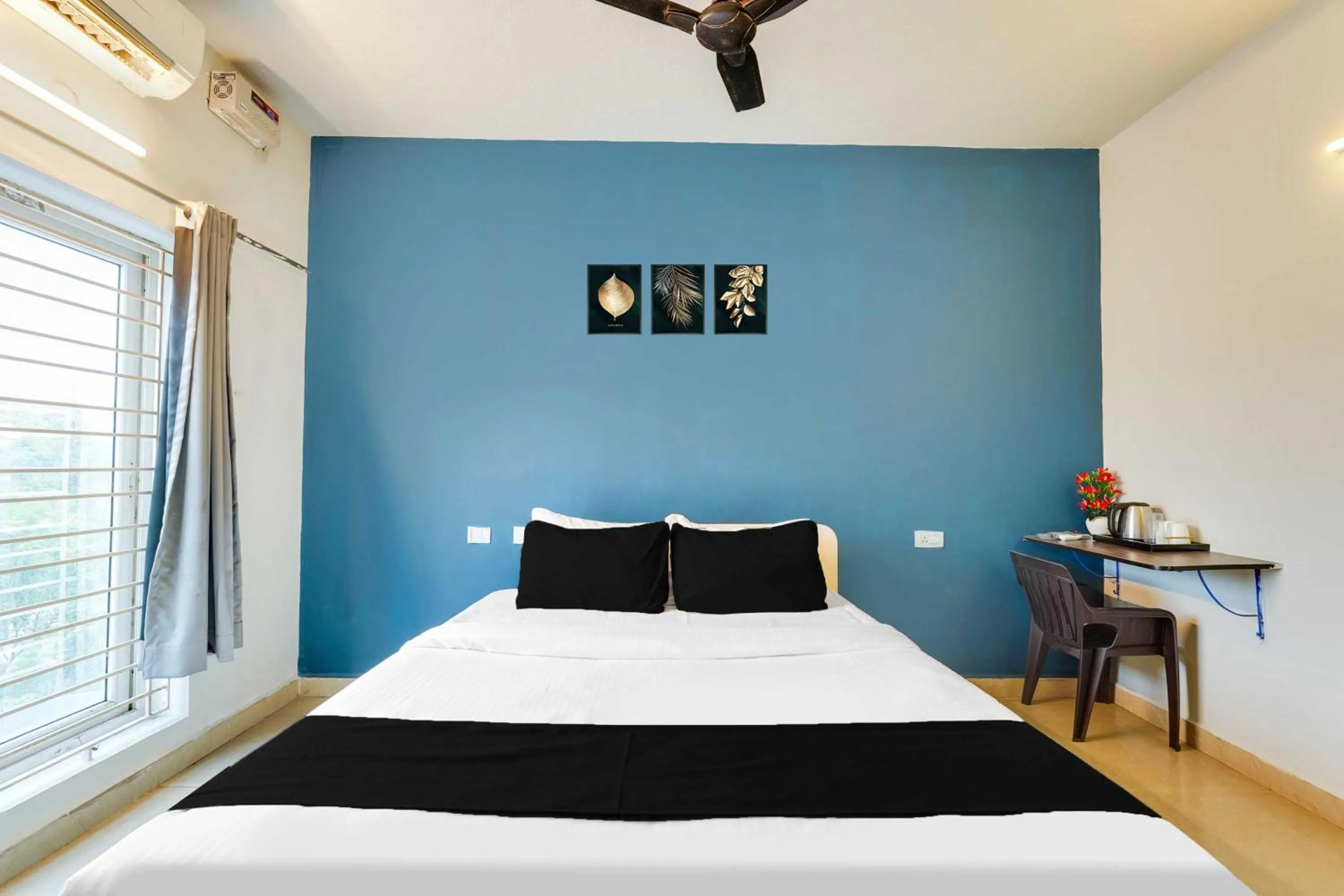 Bedroom, Bed in Collection O Chennai Nemmeli Bridge