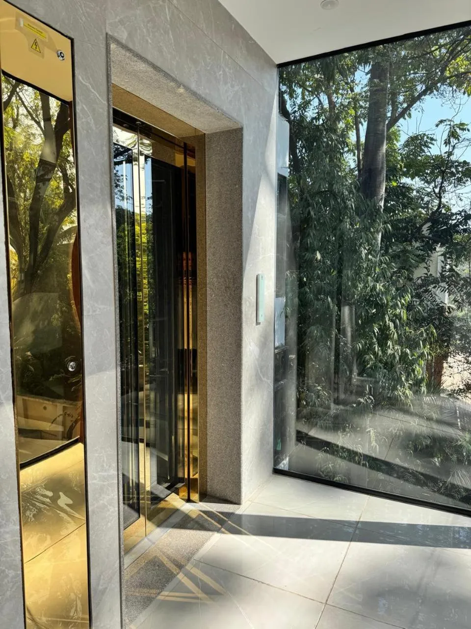 elevator in Hotel Ketan