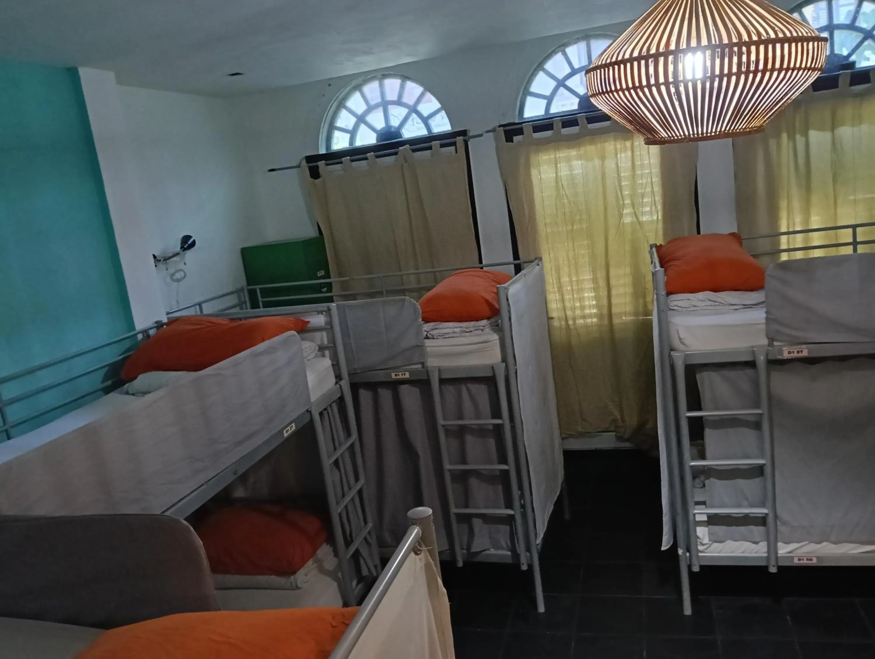 Bed in Royal Lodge @ Pagoda Street