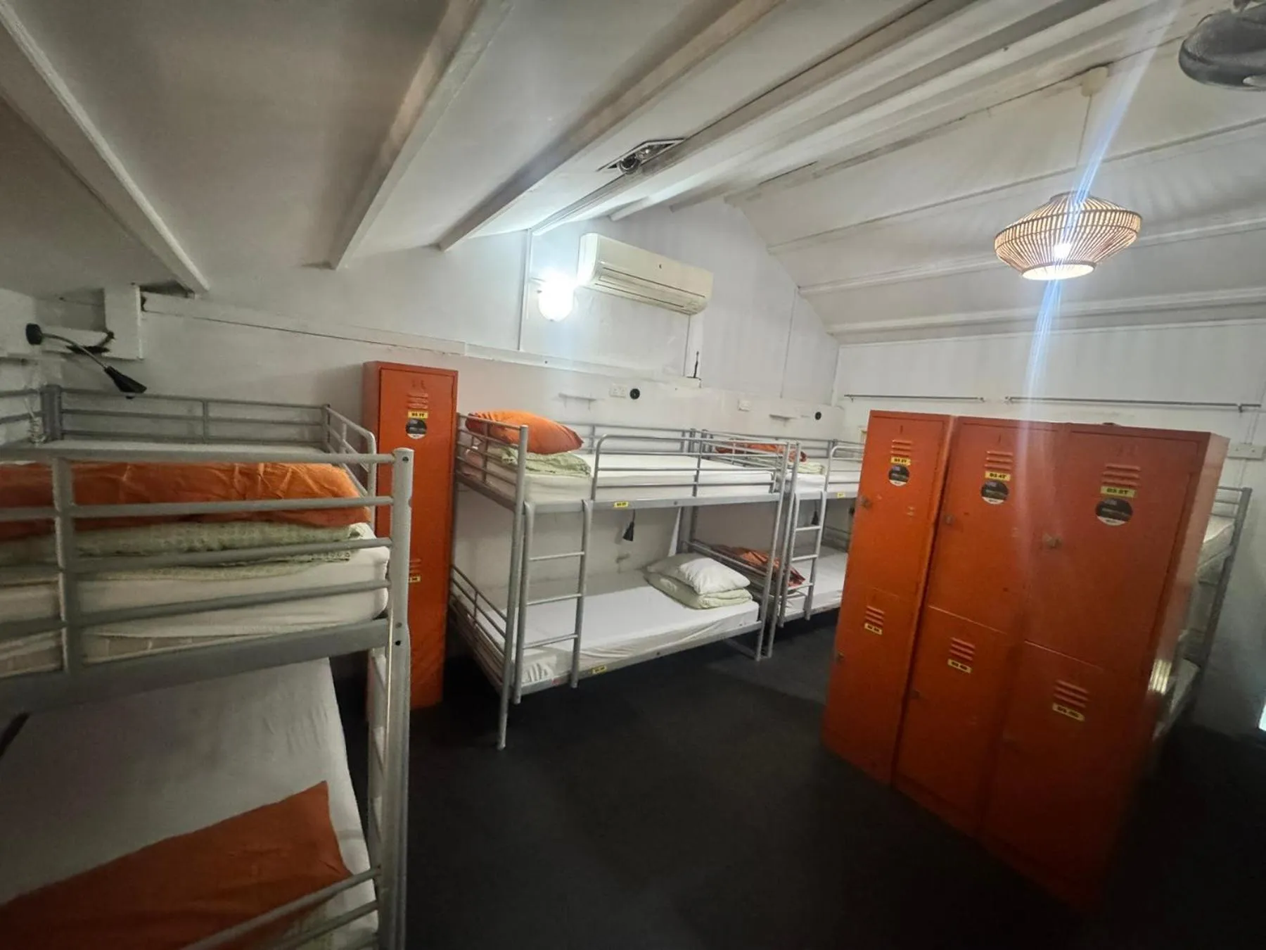 bunk bed, Bed in Royal Lodge @ Pagoda Street