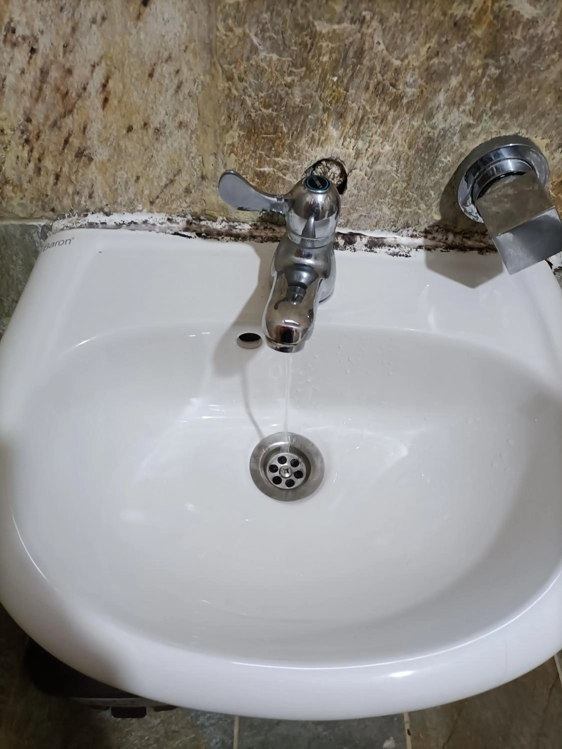 Toilet in Royal Lodge @ Pagoda Street