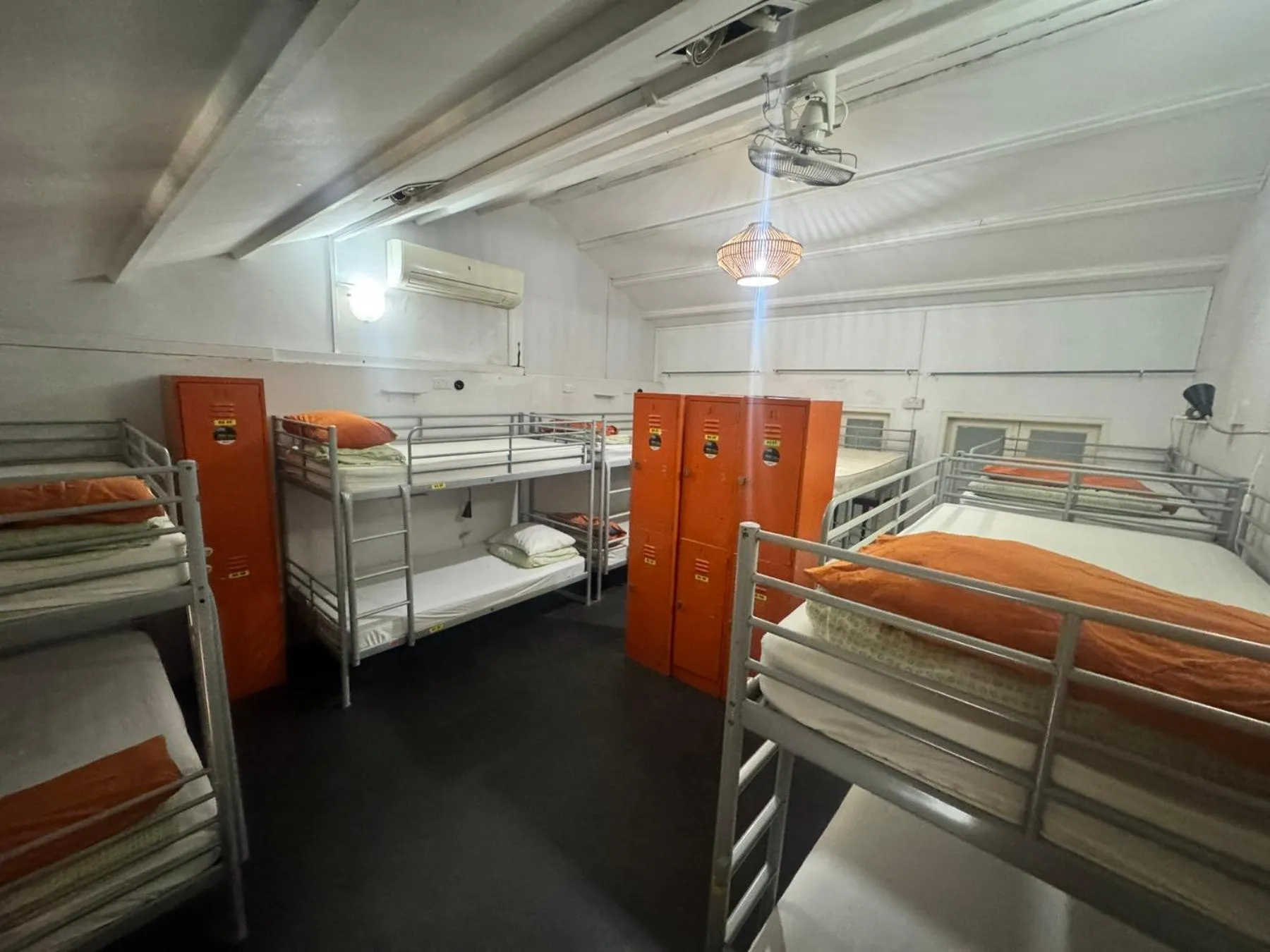 Bed in Royal Lodge @ Pagoda Street