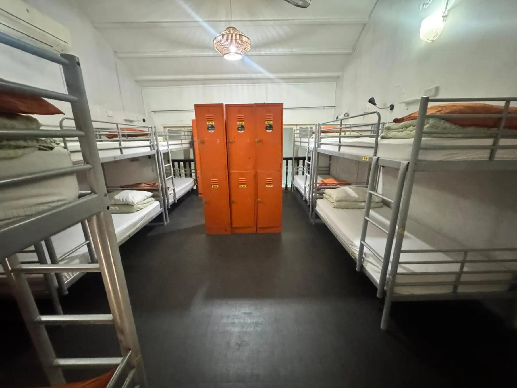 Bed in Royal Lodge @ Pagoda Street