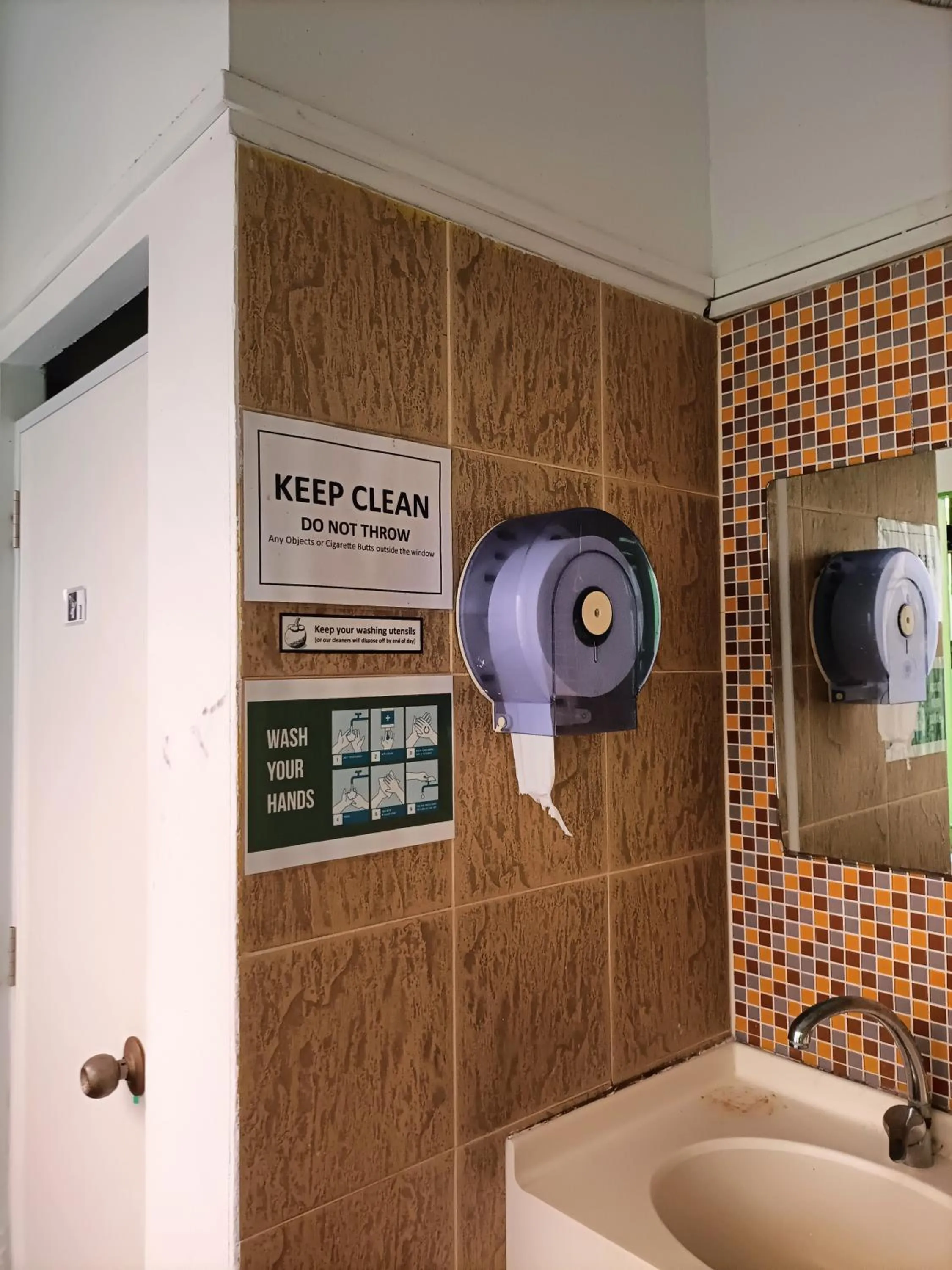 Toilet in Royal Lodge @ Pagoda Street