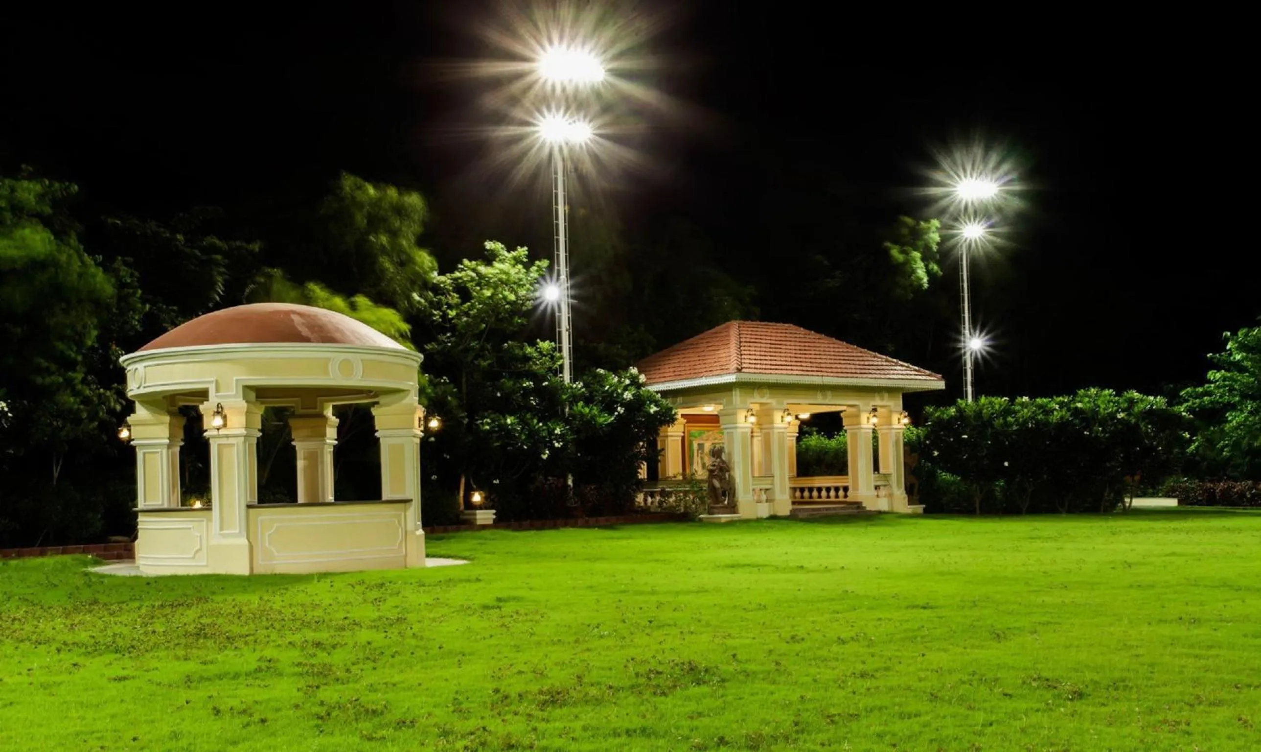 Garden in Regency Lagoon Resort