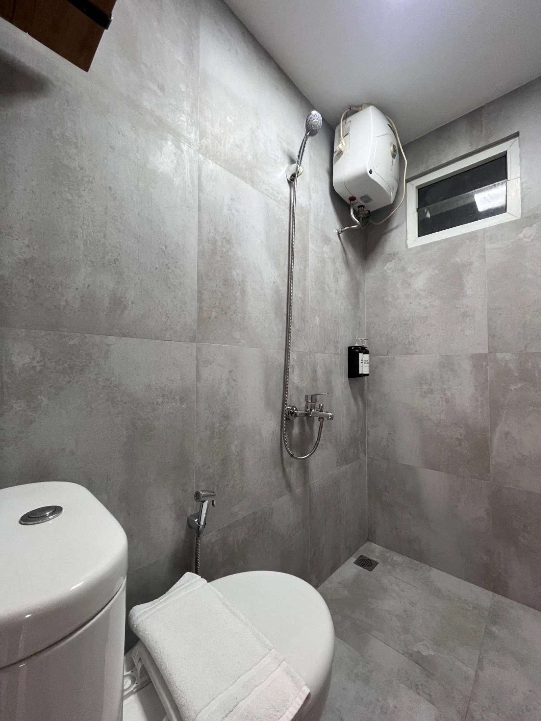 Shower in Fastrooms Bekasi