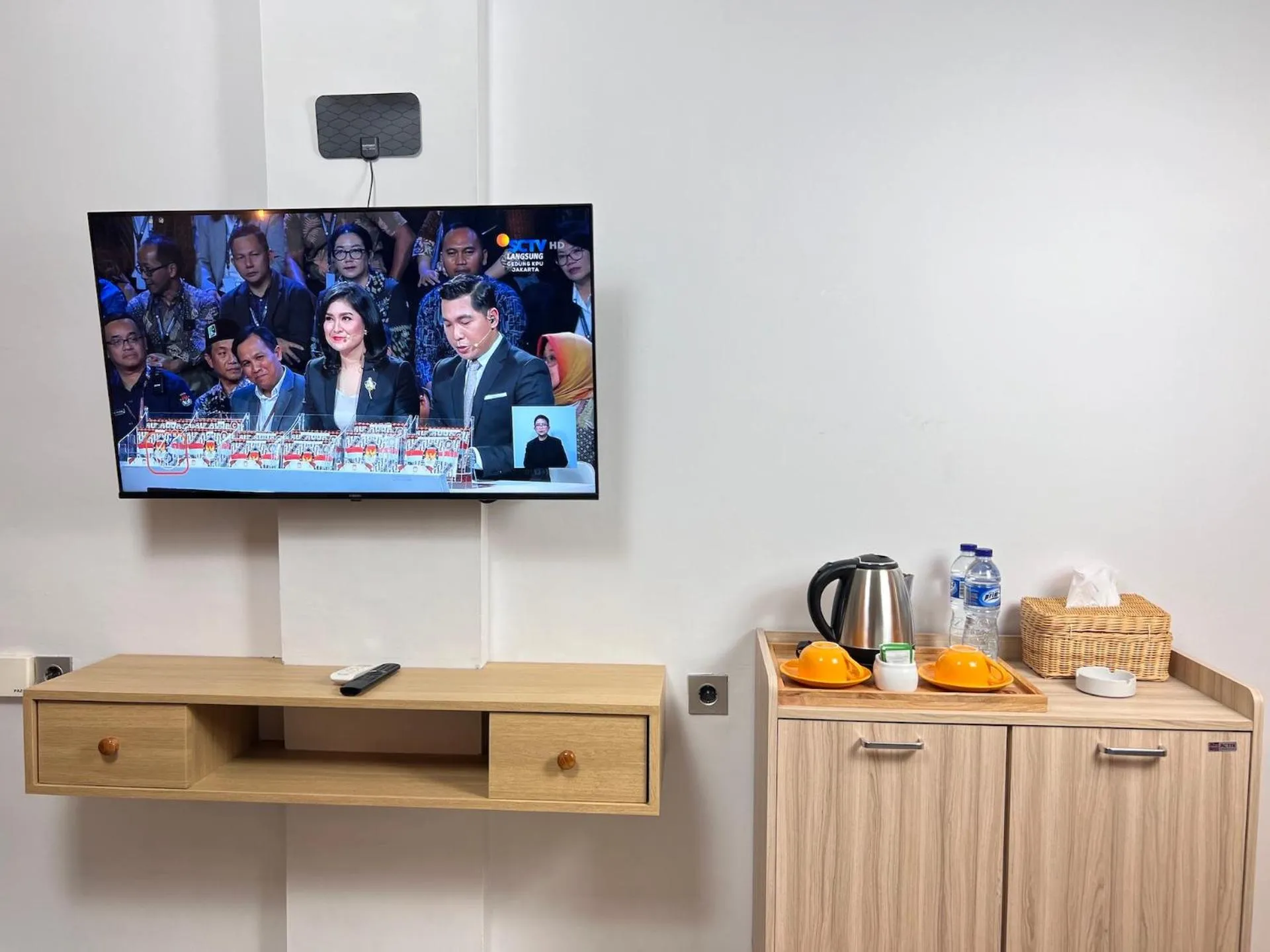 Food and drinks in Fastrooms Bekasi