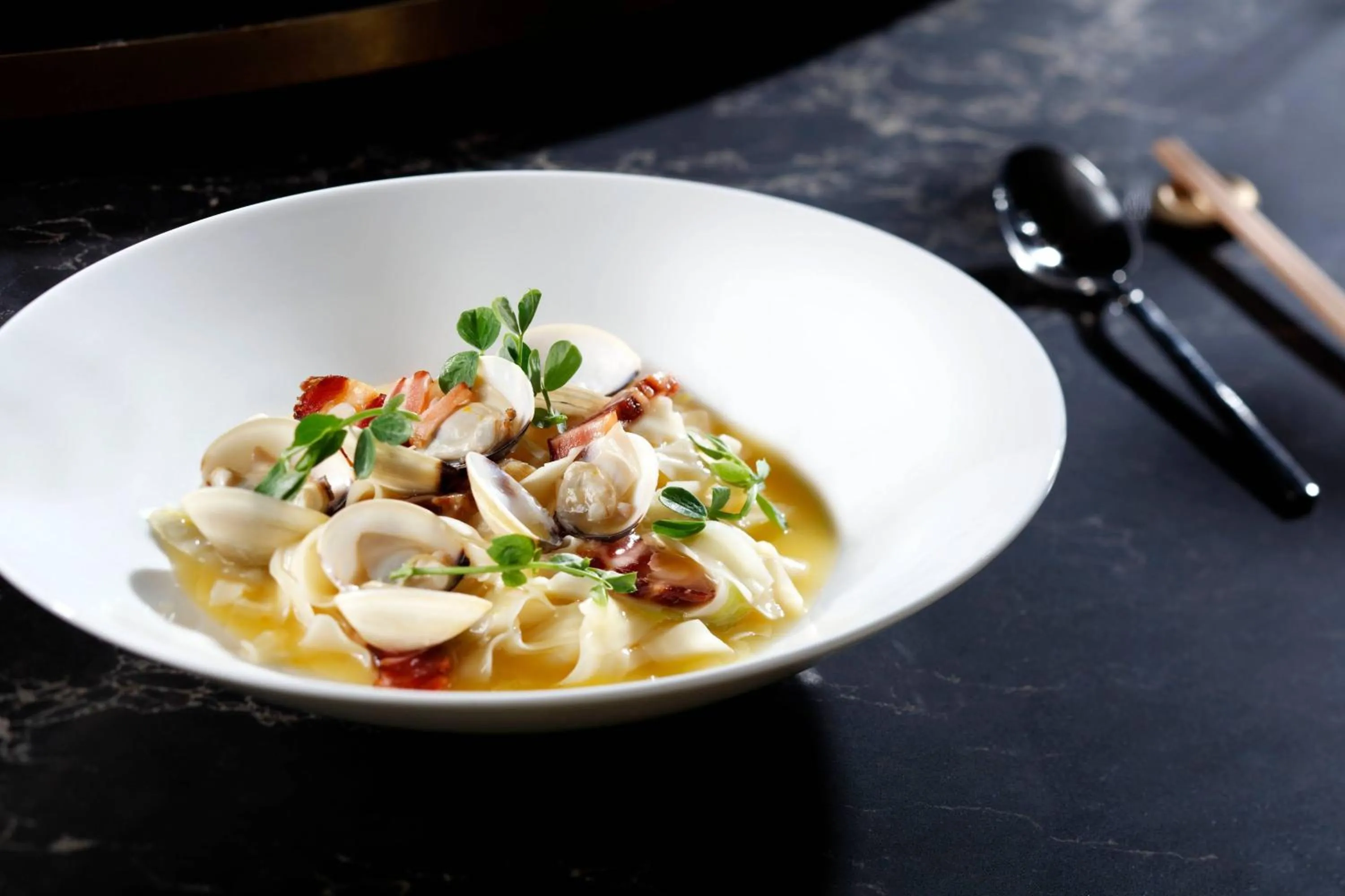 Restaurant/places to eat in JW Marriott Hotel Singapore South Beach