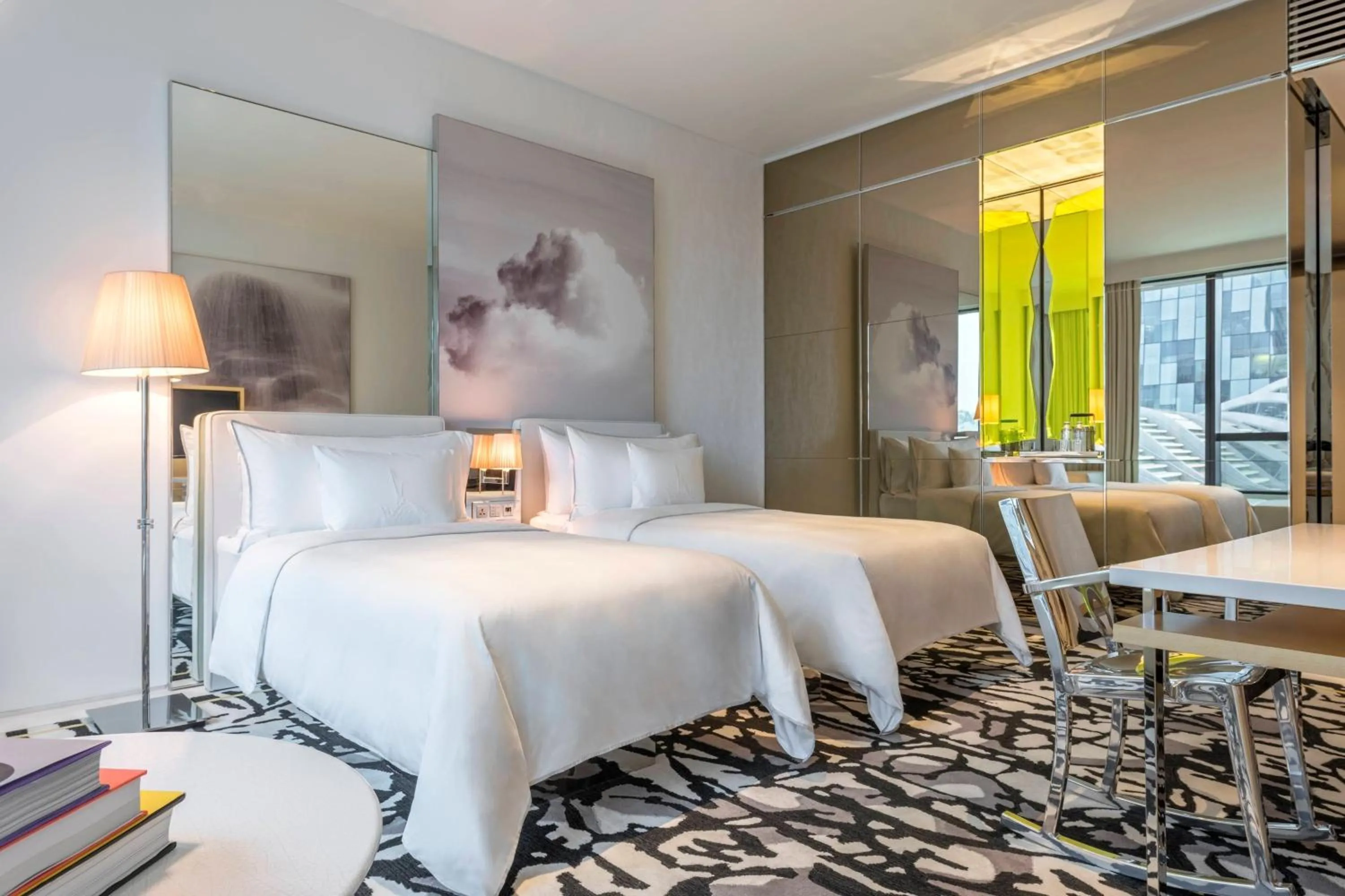 Lounge or bar, Bed in JW Marriott Hotel Singapore South Beach