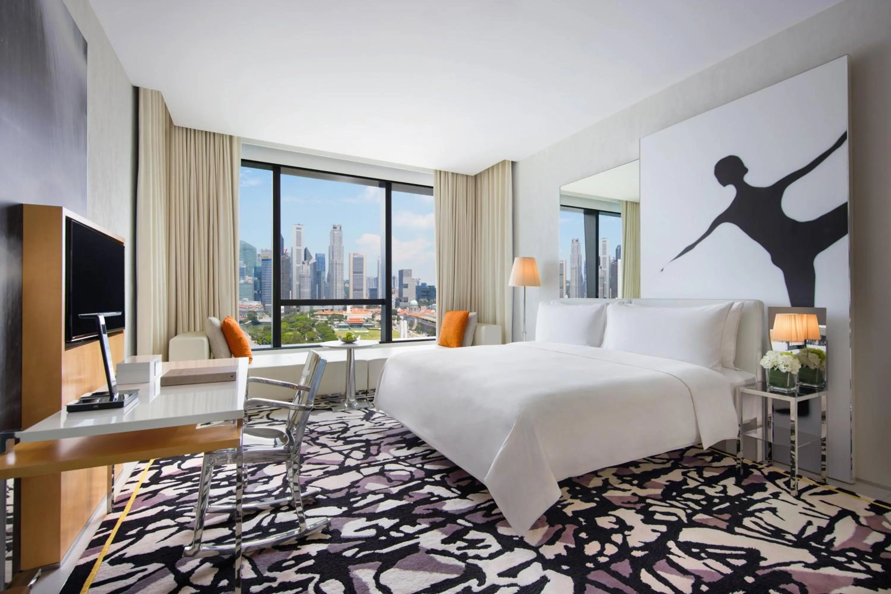 Photo of the whole room, Bed in JW Marriott Hotel Singapore South Beach