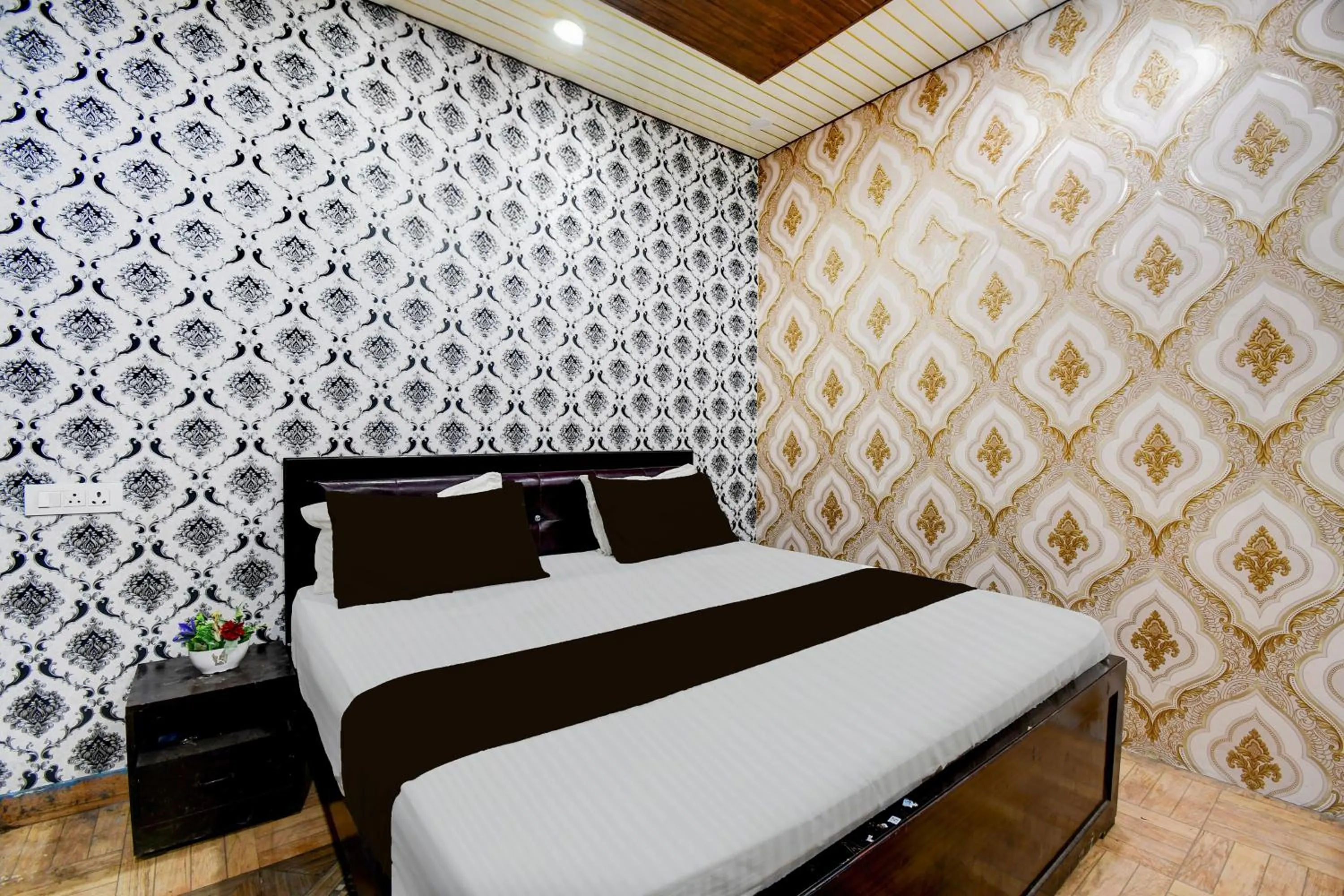 Bedroom, Bed in Super Hotel O Ambedkar Park Gorakhpur Formerly Mayur Residency