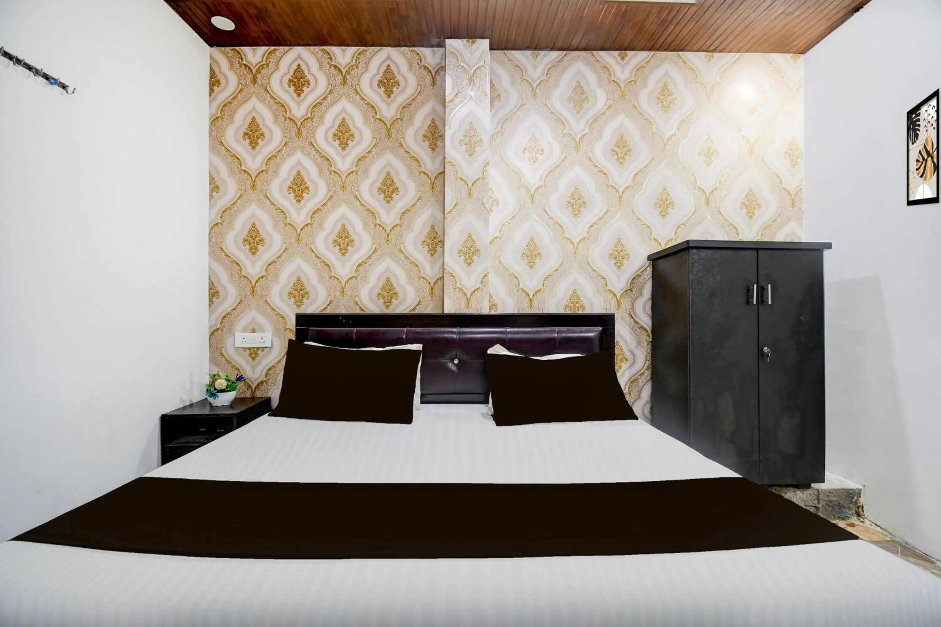 Bedroom, Bed in Super Hotel O Ambedkar Park Gorakhpur Formerly Mayur Residency