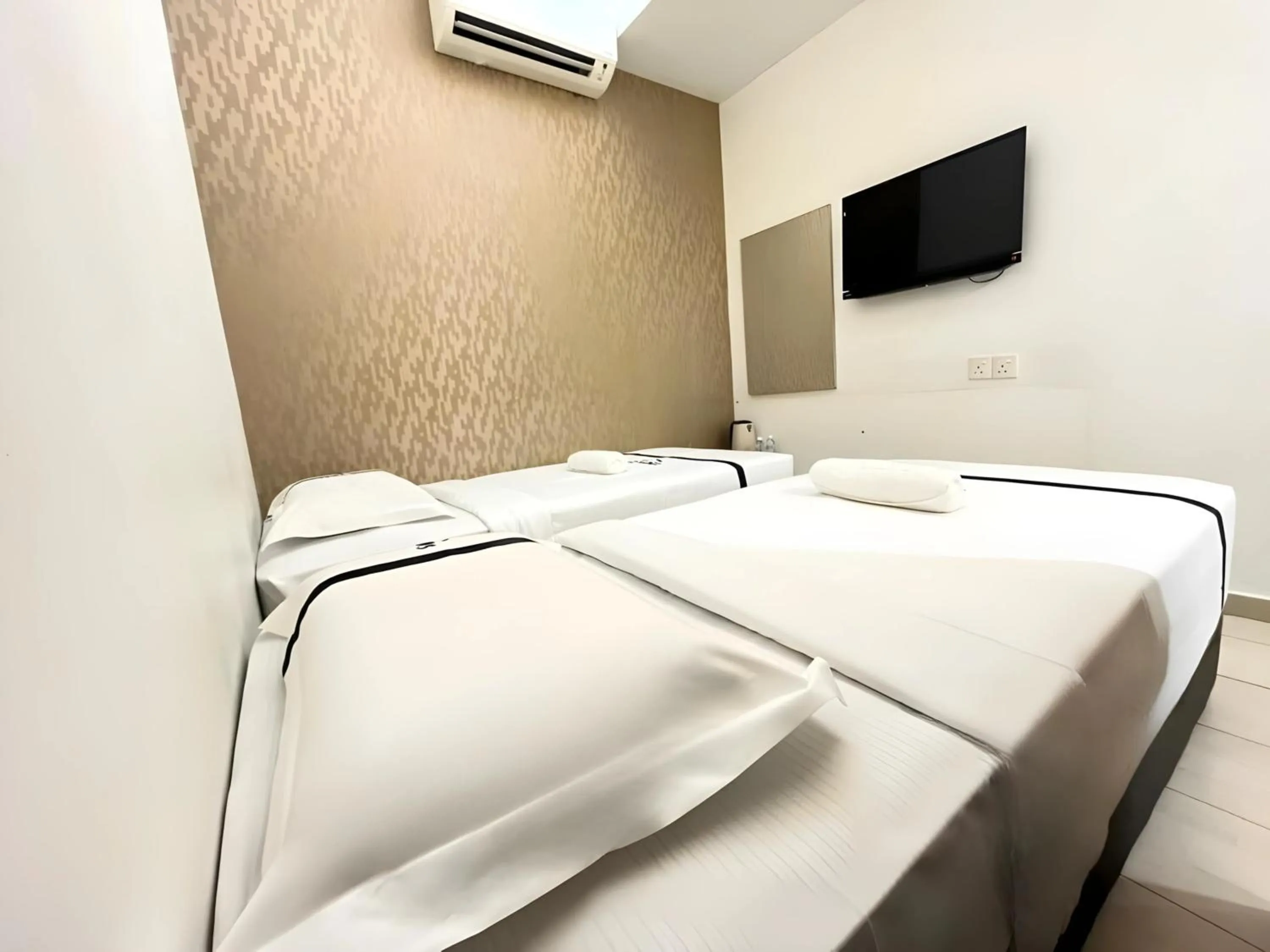 Bedroom, Bed in Smile Hotel The Mines Seri Kembangan