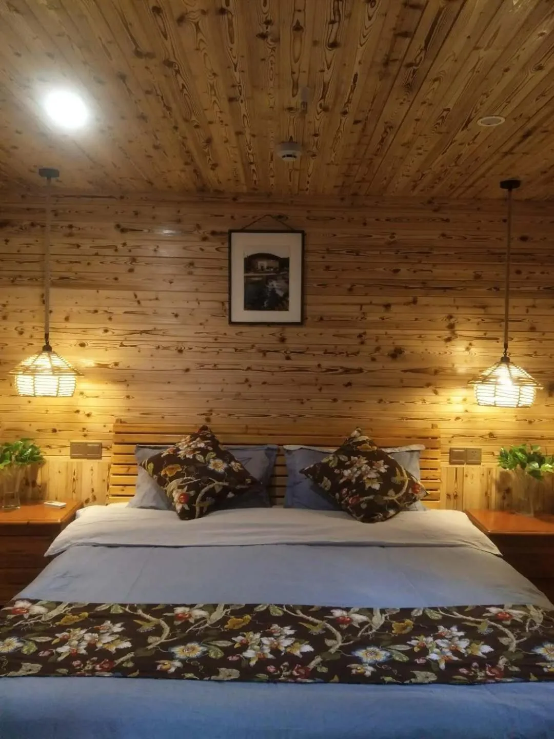 Bed in Nanjing Tulou Qingdelou Inn