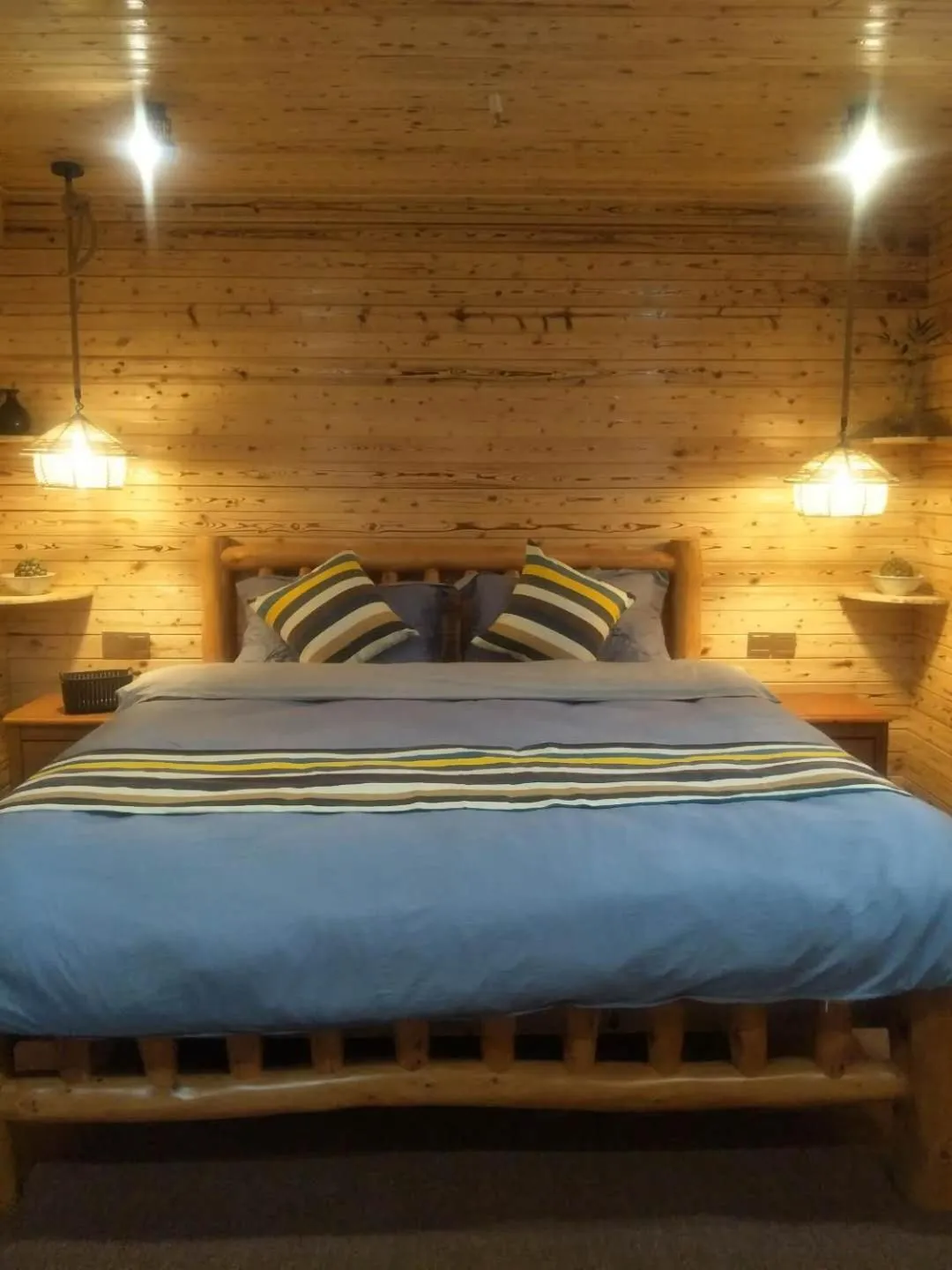 Bed in Nanjing Tulou Qingdelou Inn