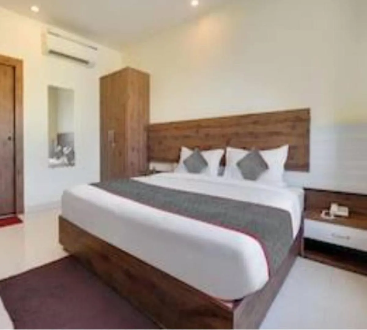 Bed in Hotel Namo Gange