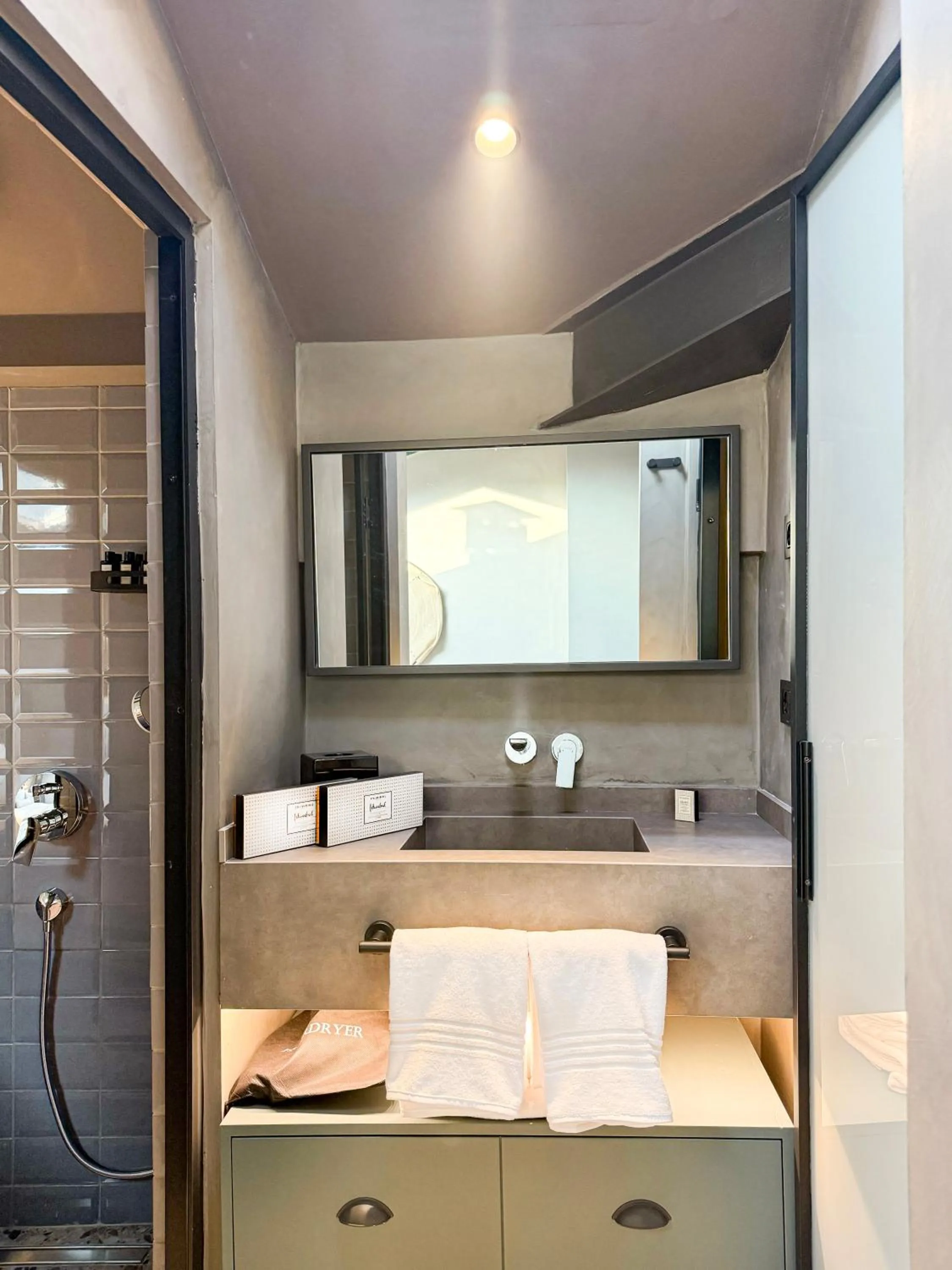 Bathroom in Lecole Hotel By Cityloft