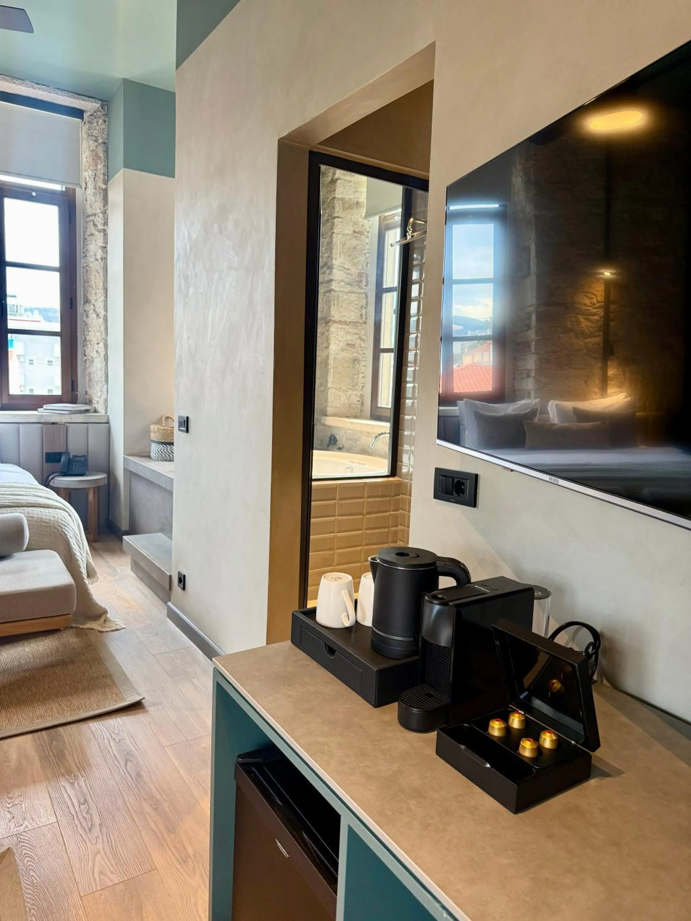 TV and multimedia, Bed in Lecole Hotel By Cityloft