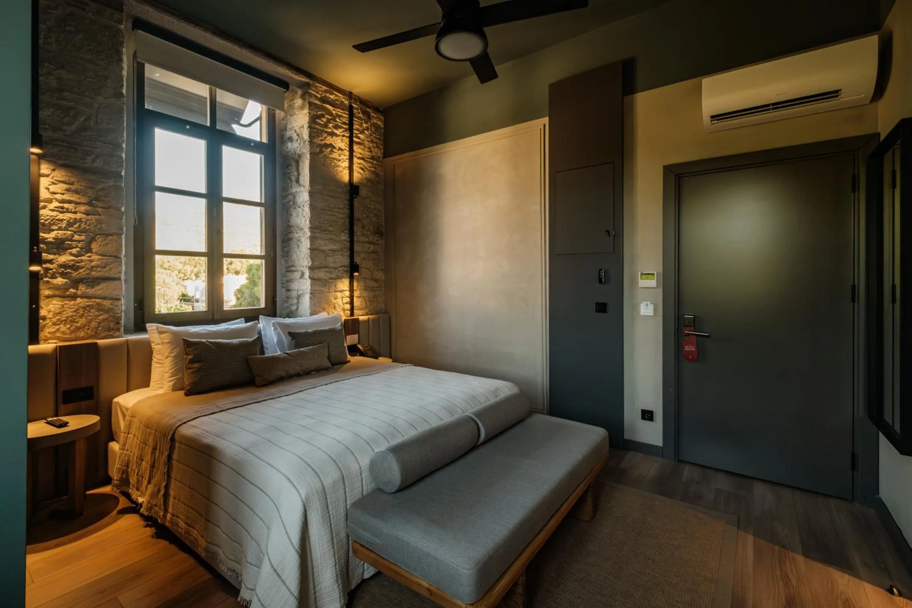 Bed in Lecole Hotel By Cityloft