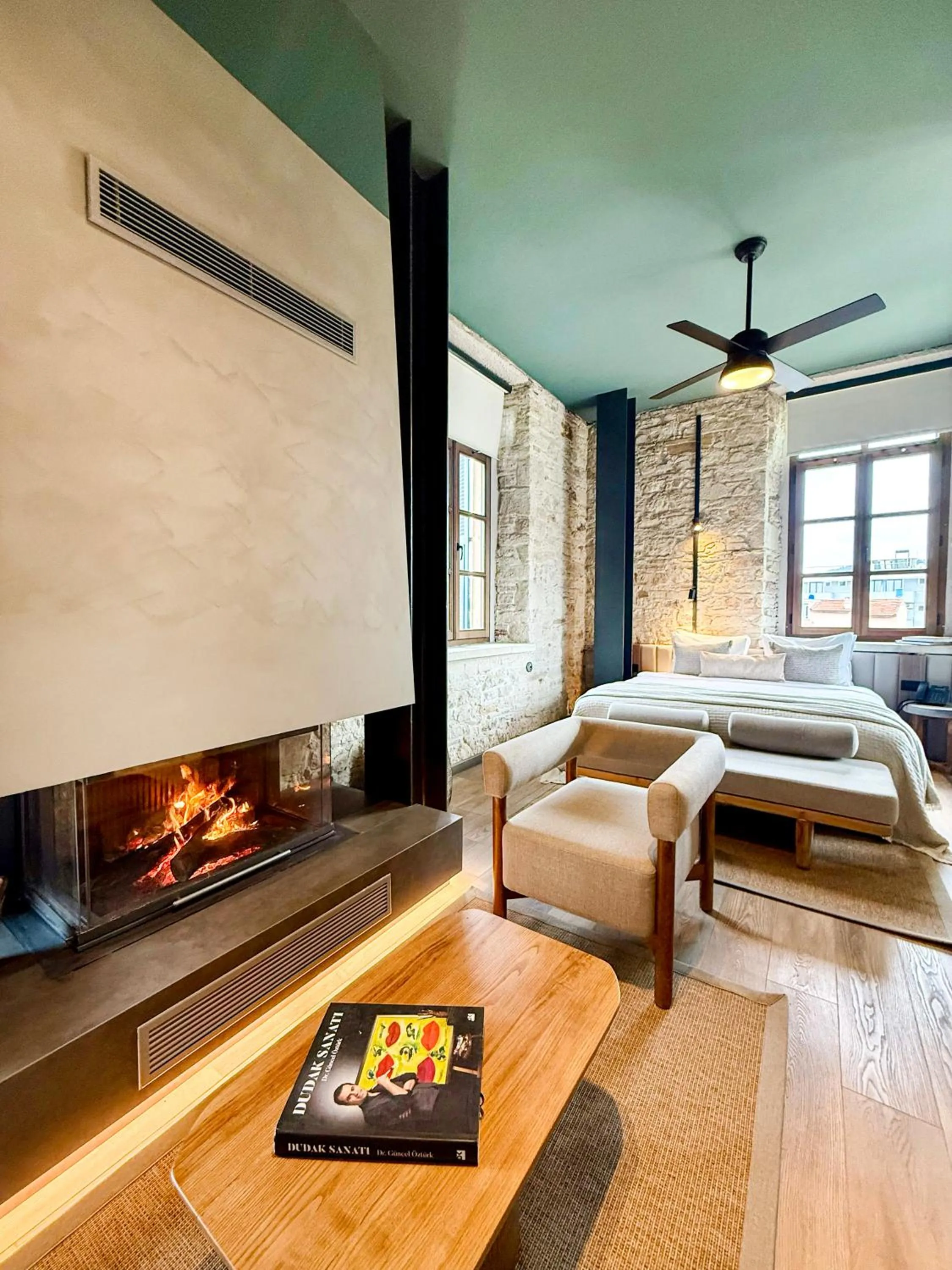 Photo of the whole room, Bed in Lecole Hotel By Cityloft