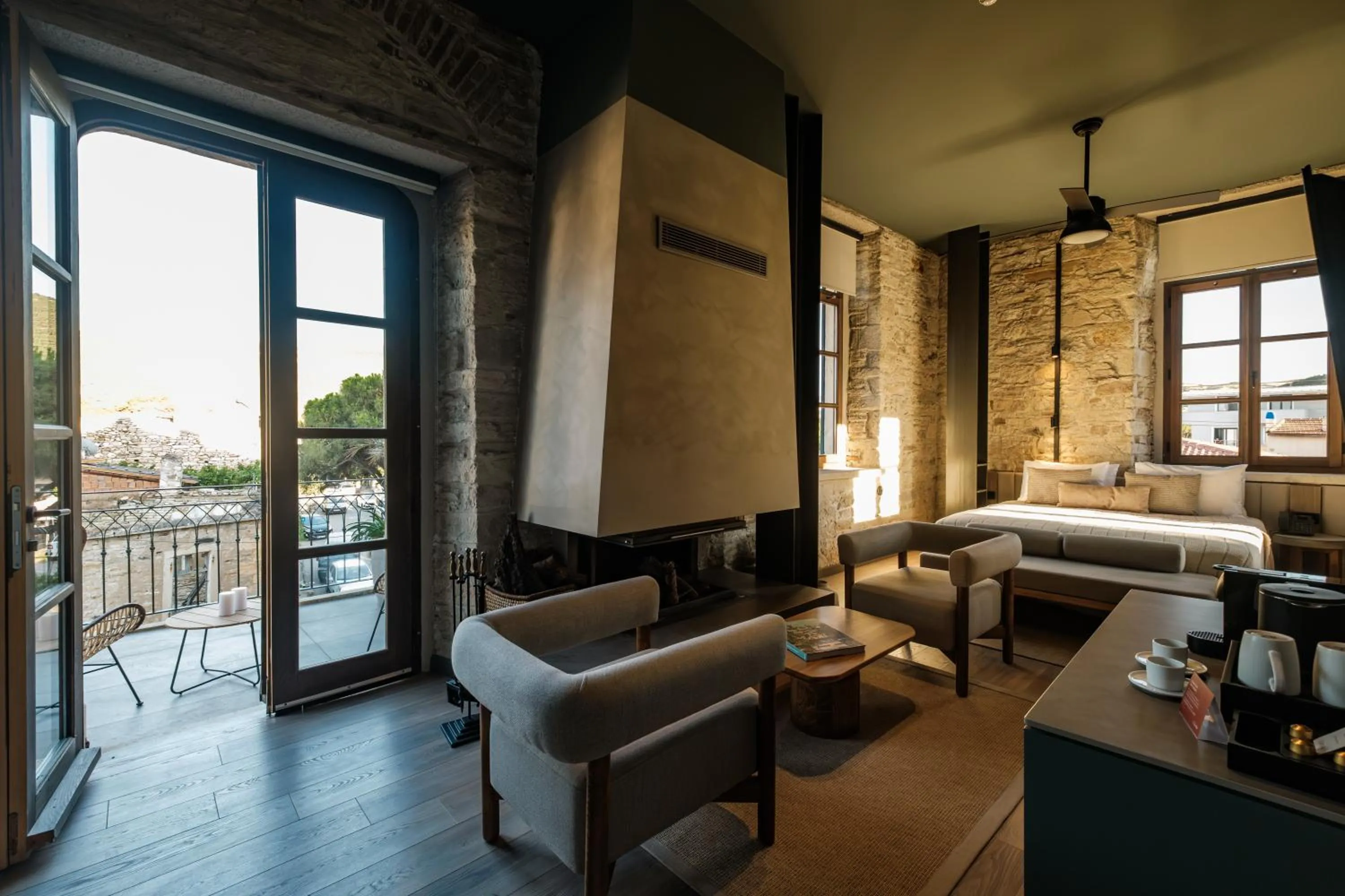 Photo of the whole room, Bed in Lecole Hotel By Cityloft