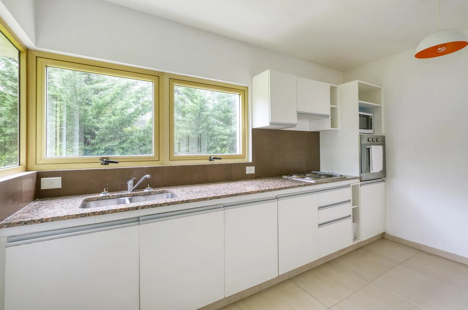 Kitchen or kitchenette in Albar Club de Mar