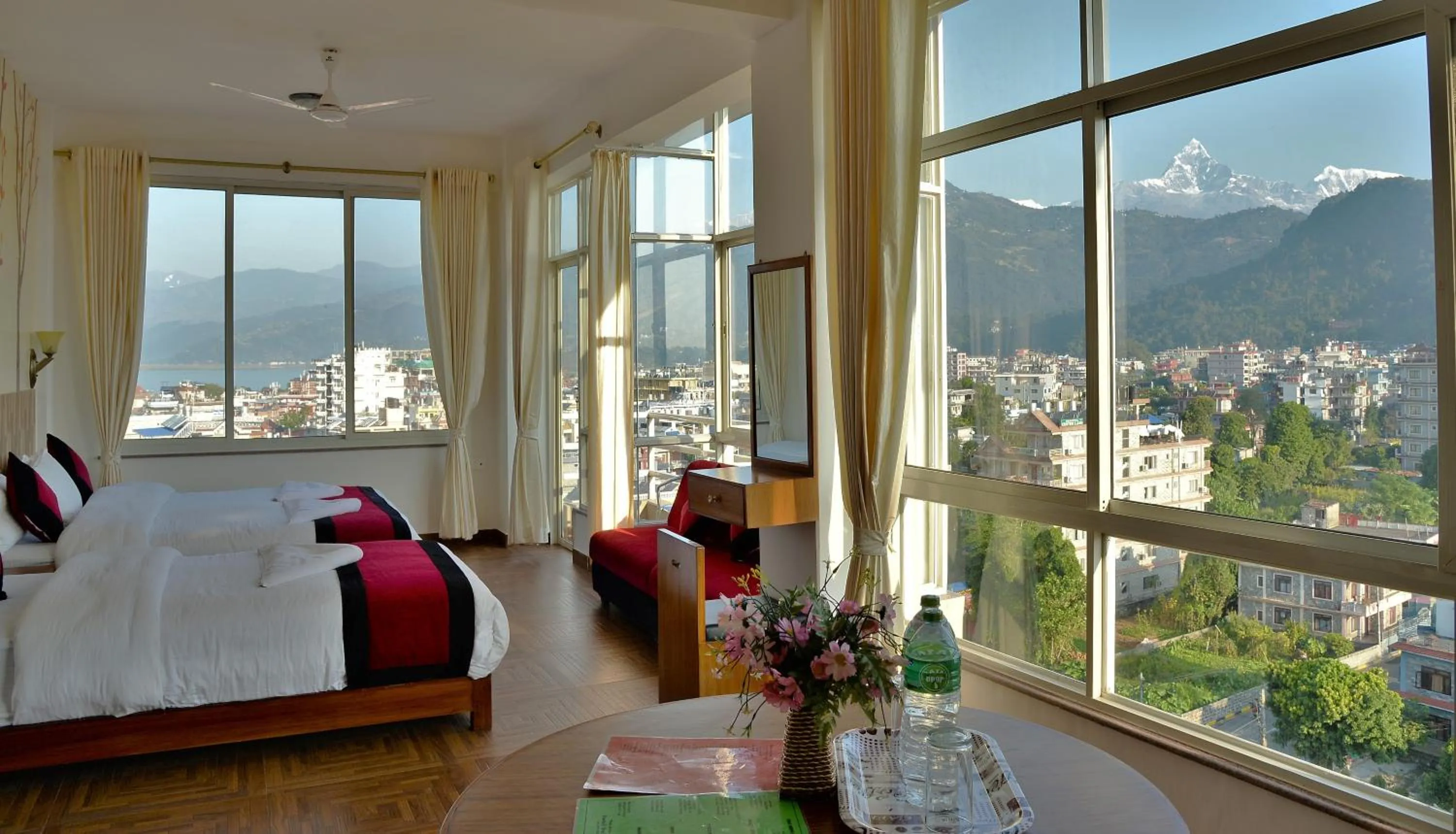 Lake view in Hotel City Inn - Mountain View