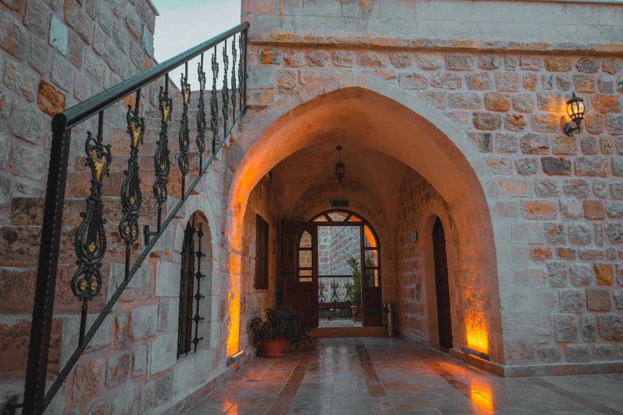 Facade/entrance in Kasr-i Divan Hotel