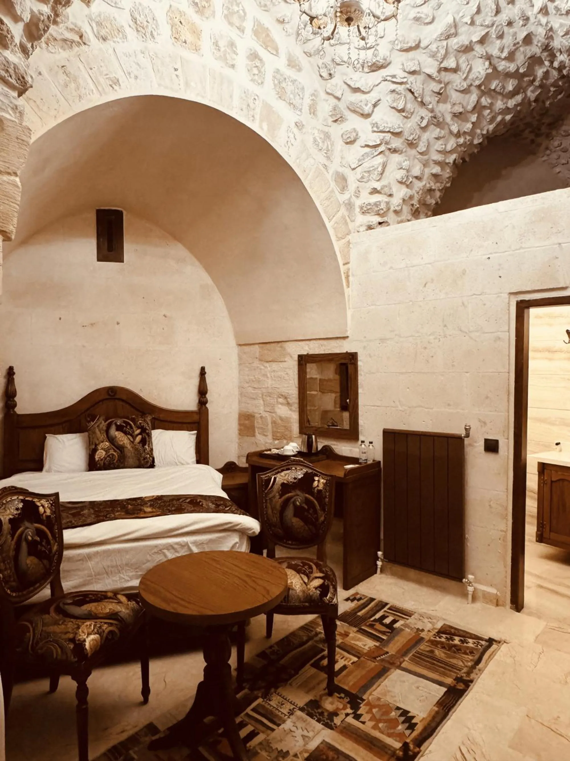 Bed in Kasr-i Divan Hotel