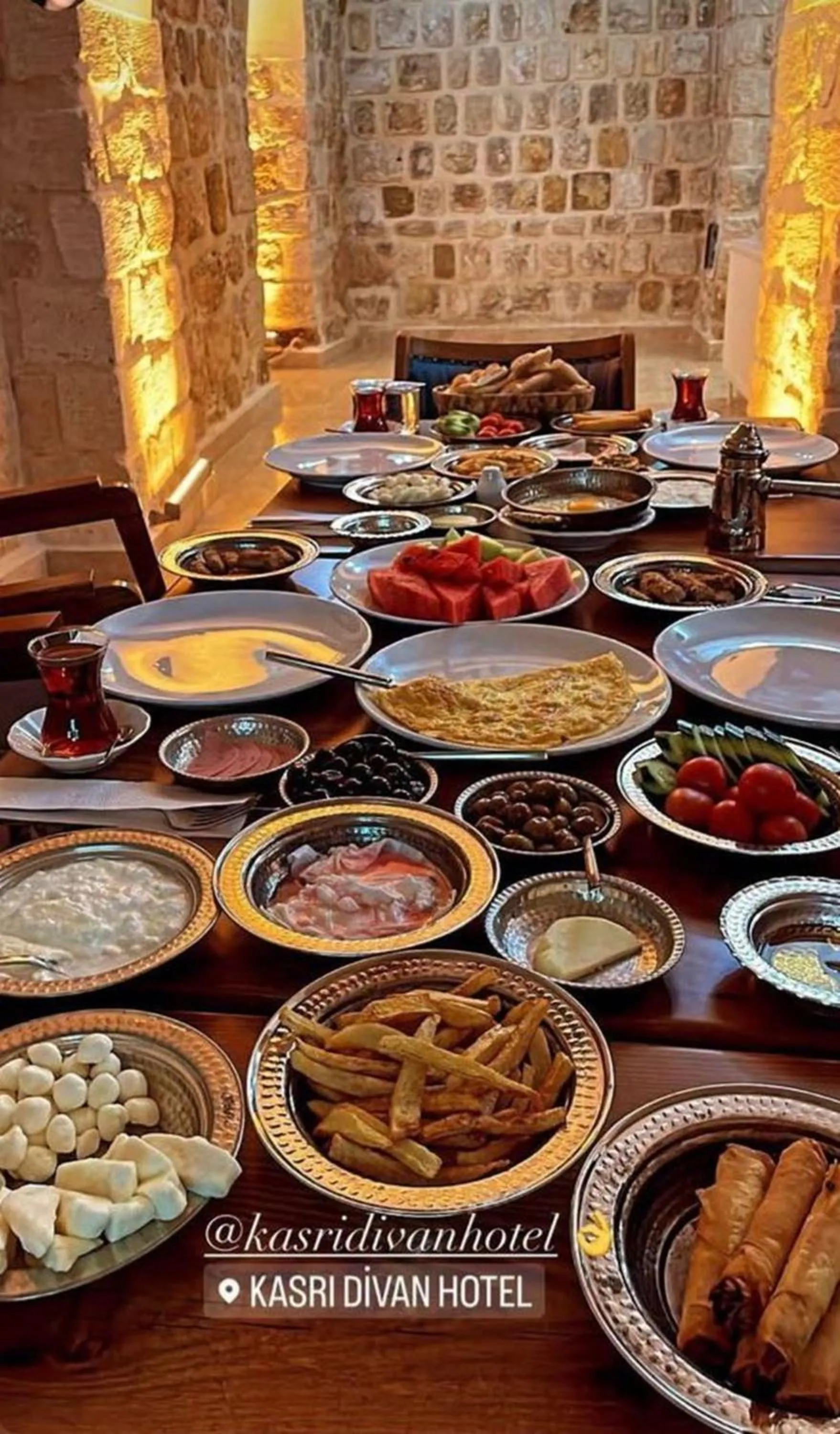 Breakfast in Kasr-i Divan Hotel