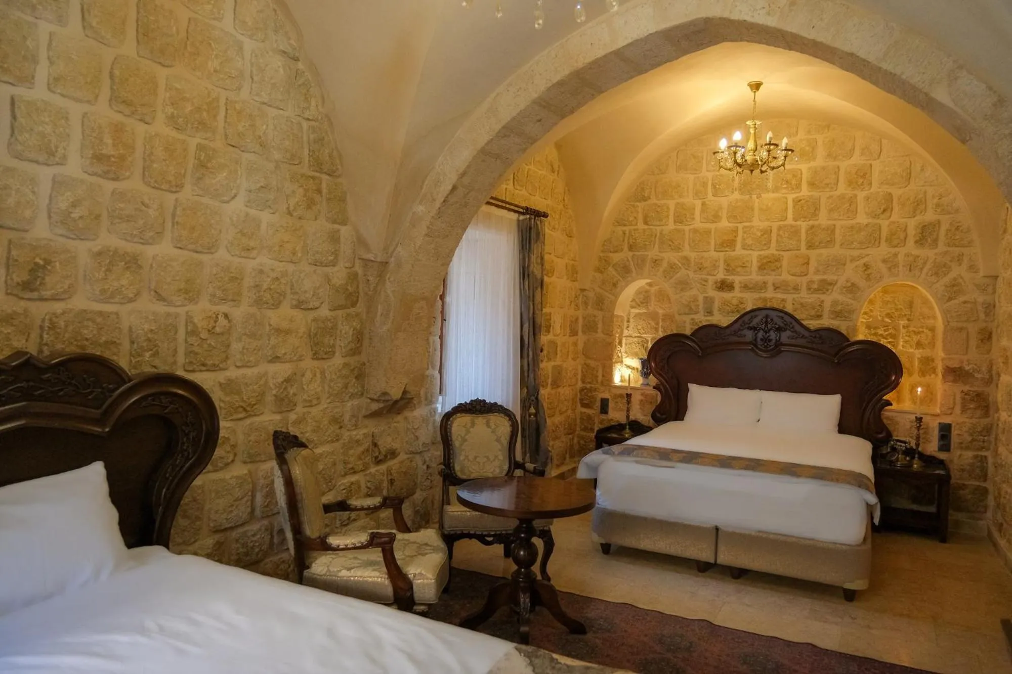 Bed in Kasr-i Divan Hotel