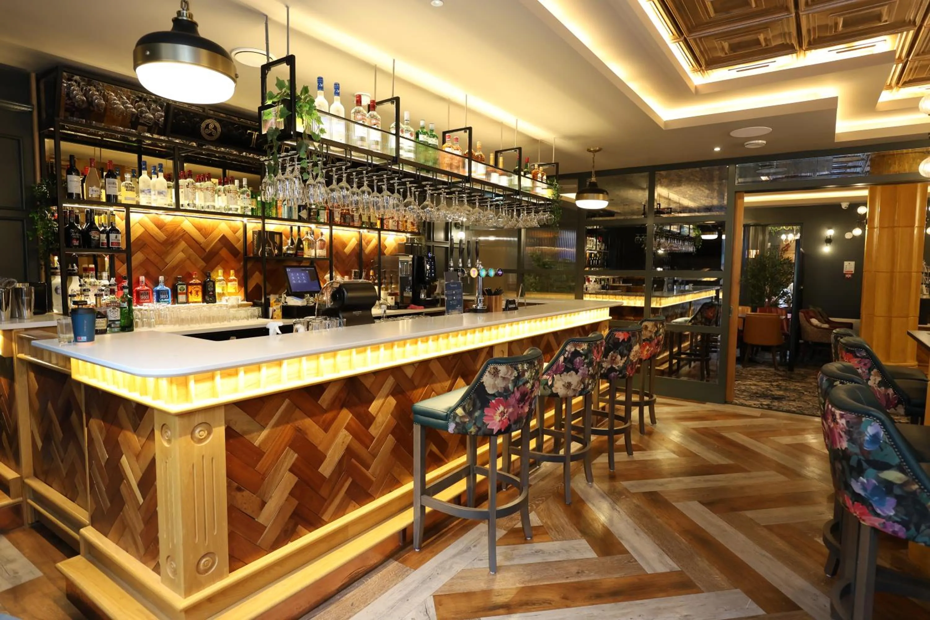 Lounge or bar in The Maiden City Hotel