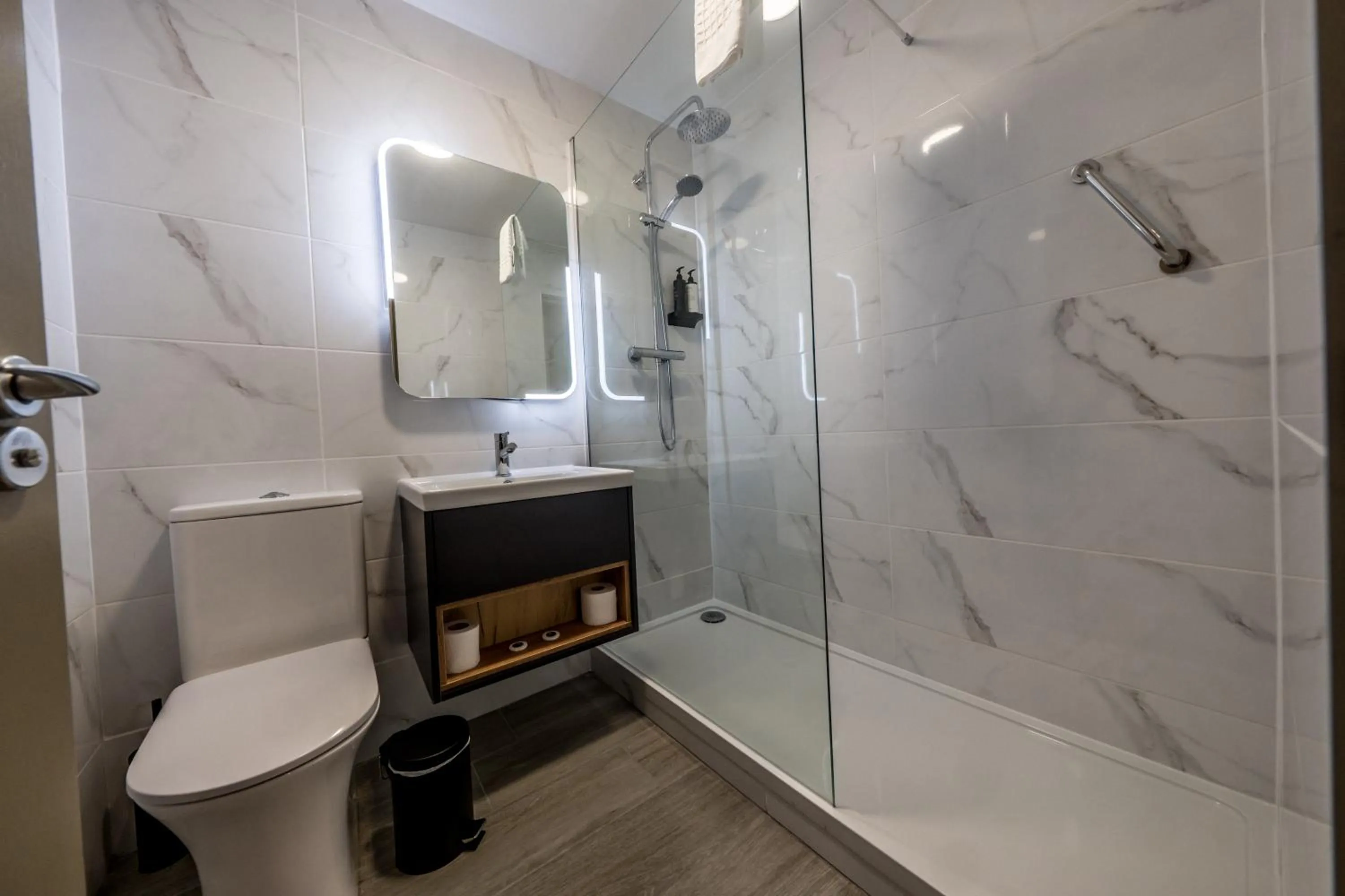 Shower in The Maiden City Hotel