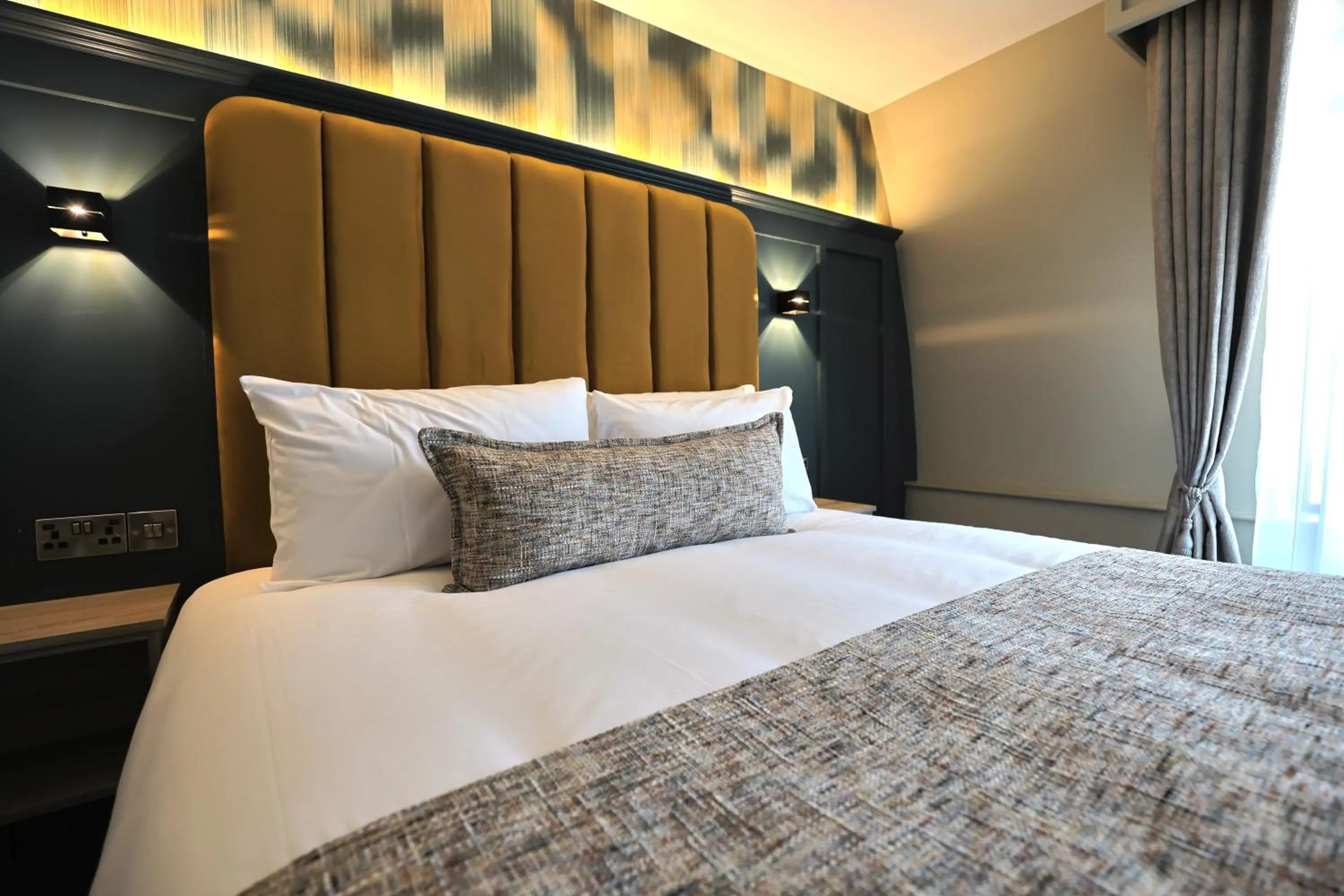 Bedroom, Bed in The Maiden City Hotel