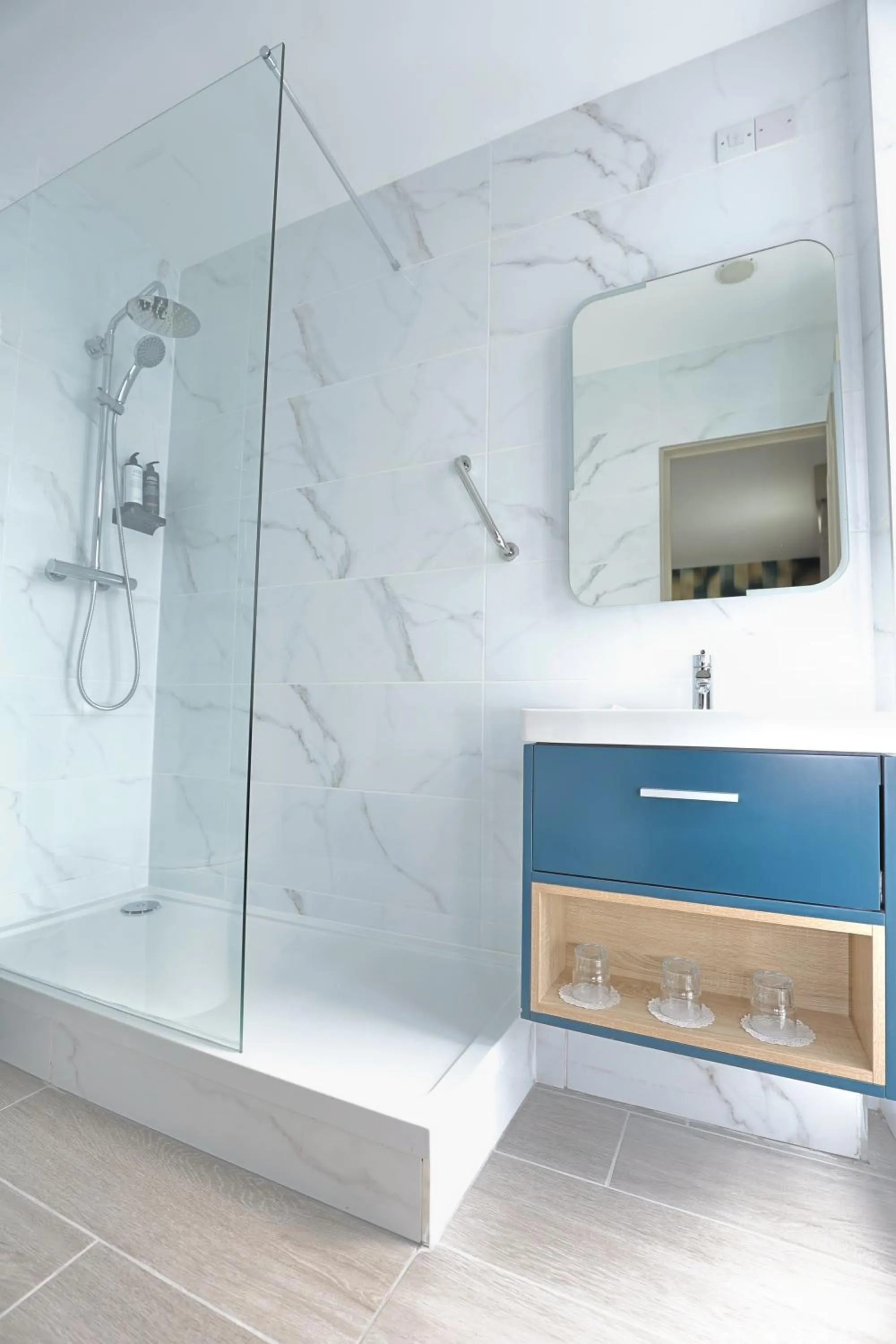 Shower in The Maiden City Hotel