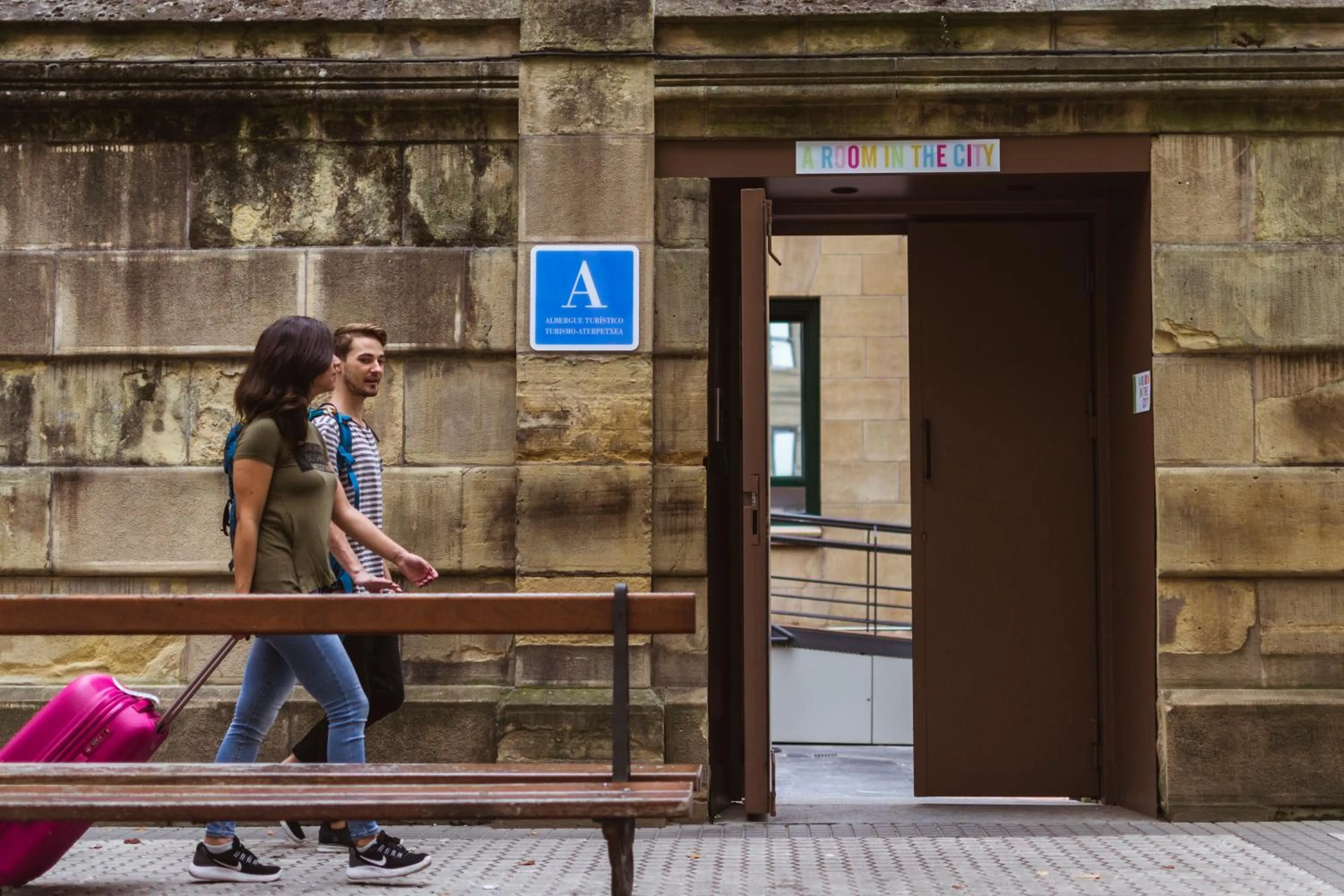 Facade/entrance in A Room In The City Hostel
