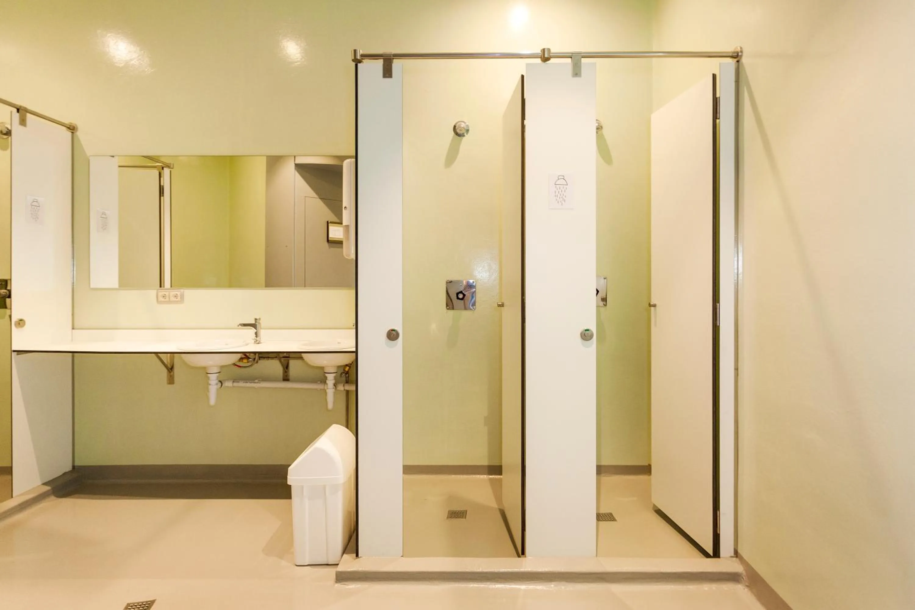 Bathroom in A Room In The City Hostel