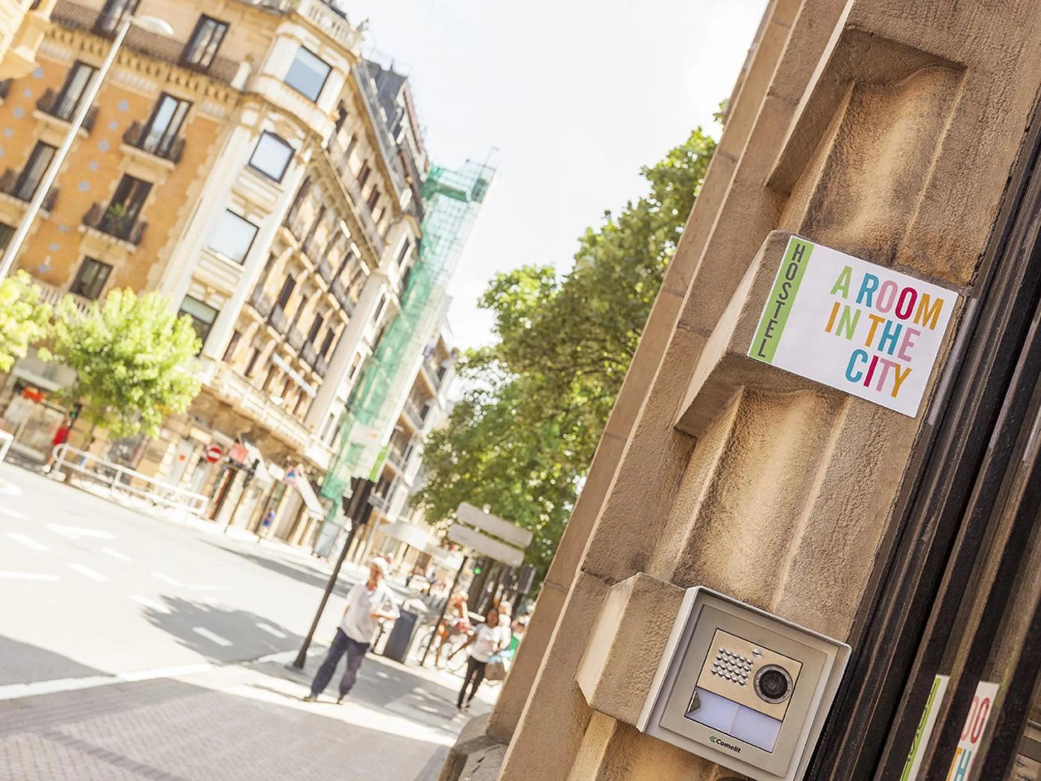 Facade/entrance in A Room In The City Hostel