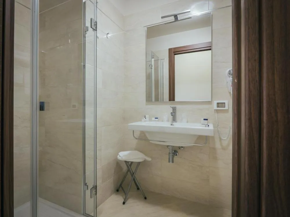 Shower in Hotel Costa Azul