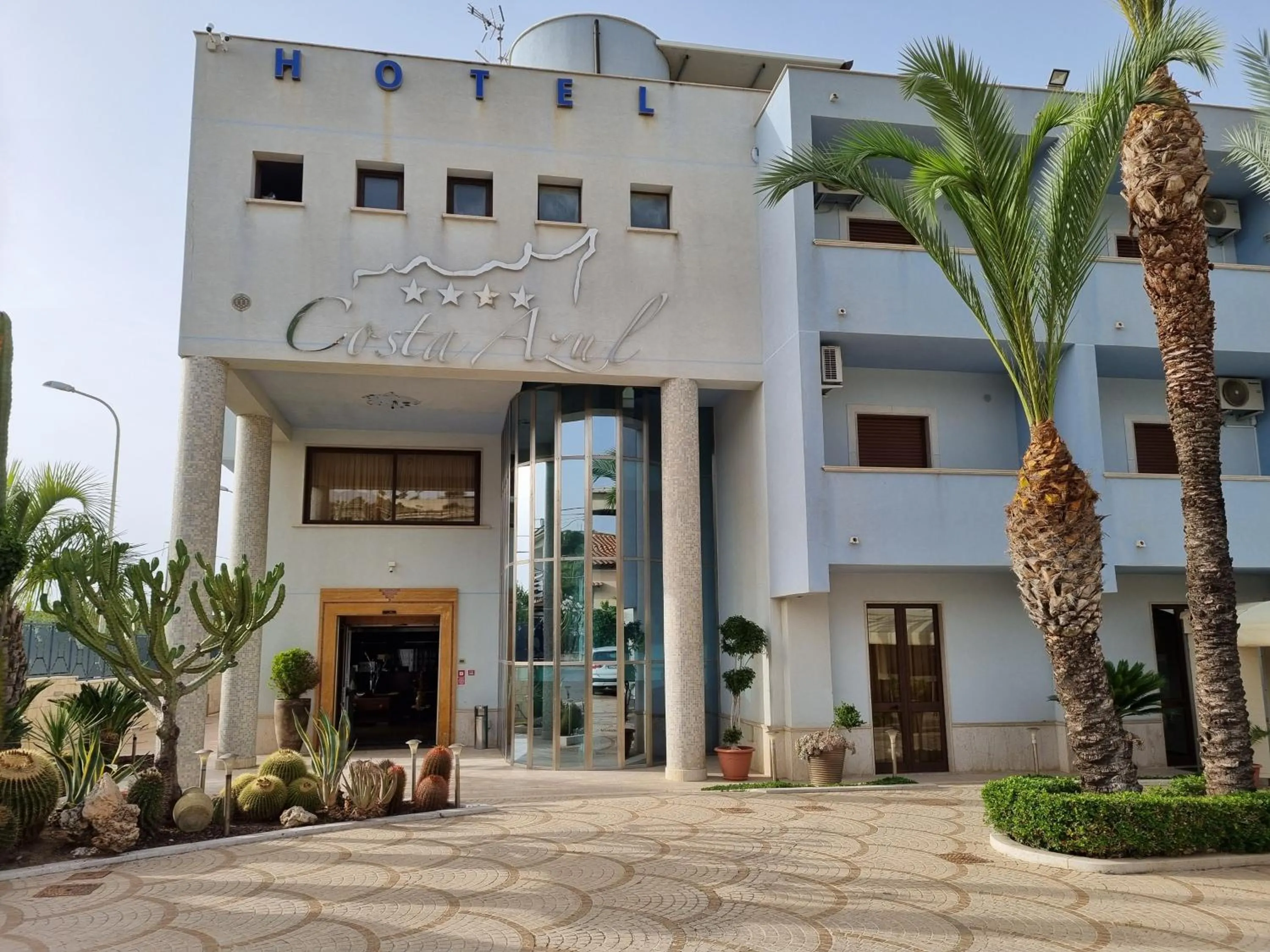 Property building in Hotel Costa Azul