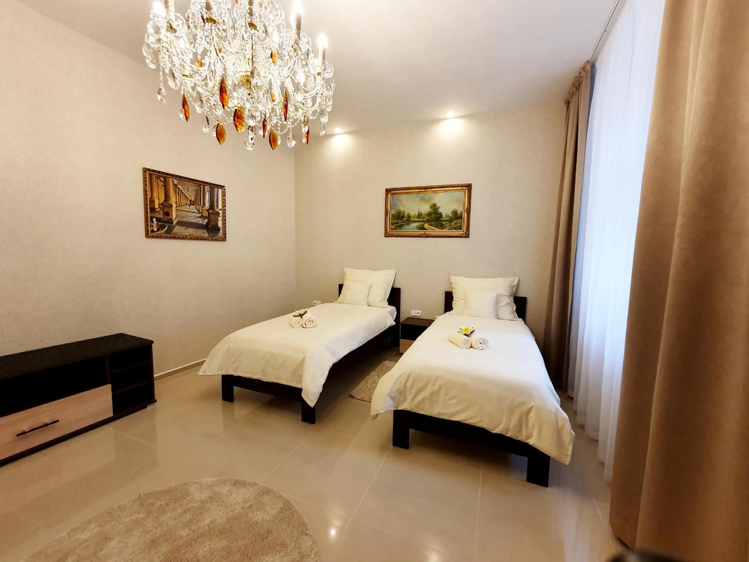 Bed in Madonna Apartments