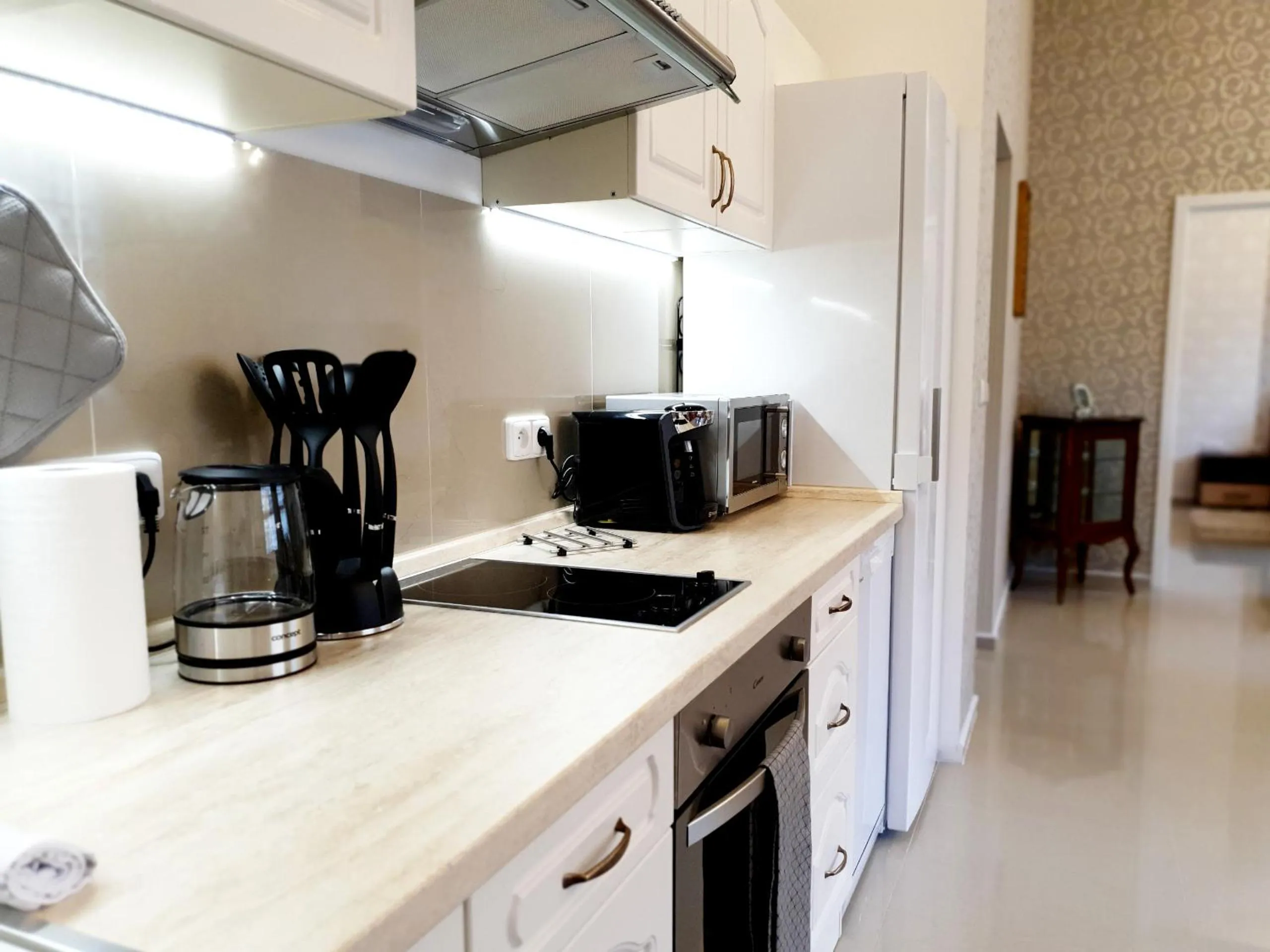 Coffee/tea facilities in Madonna Apartments
