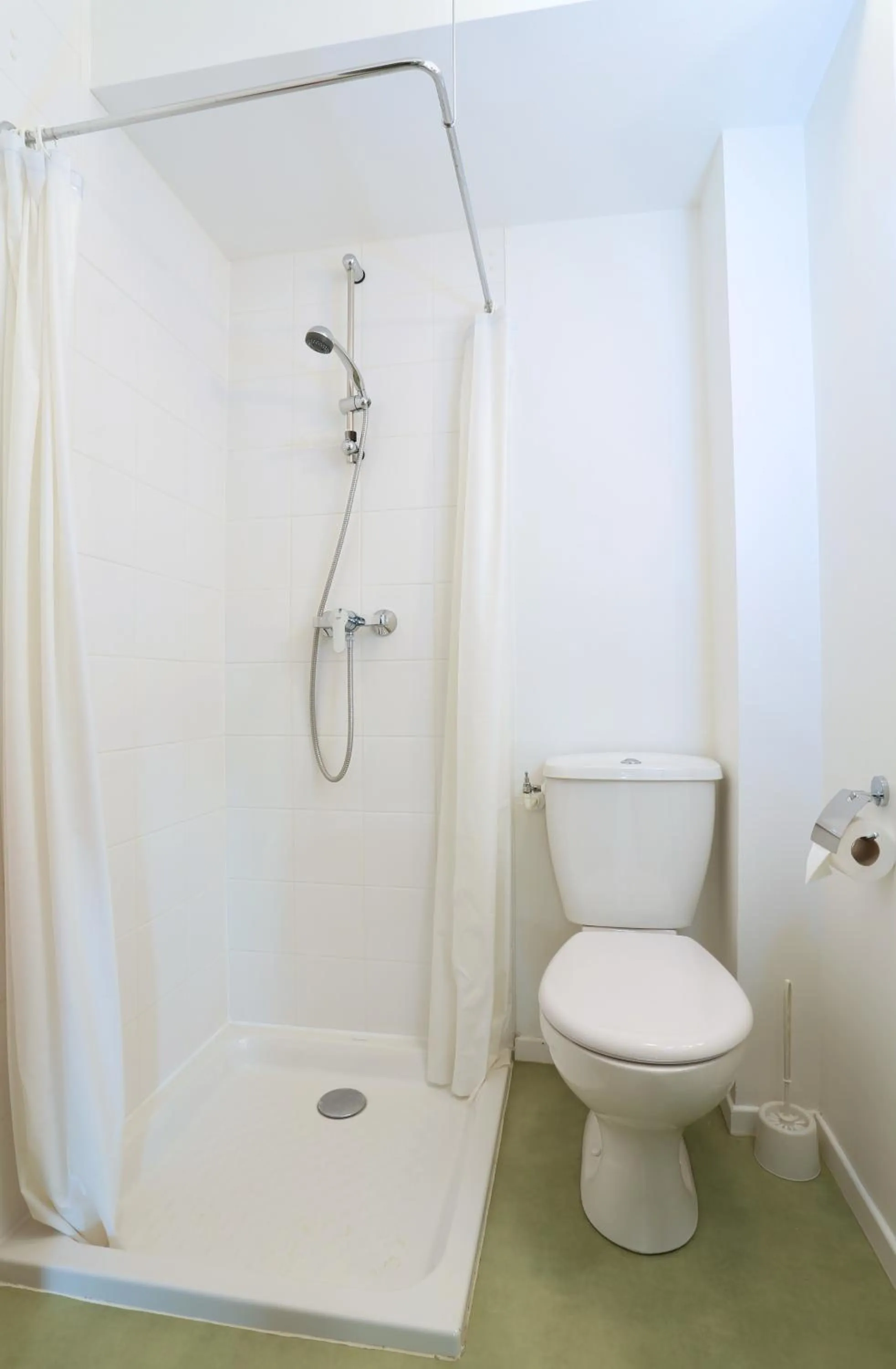 Shower in Apparteo Nancy