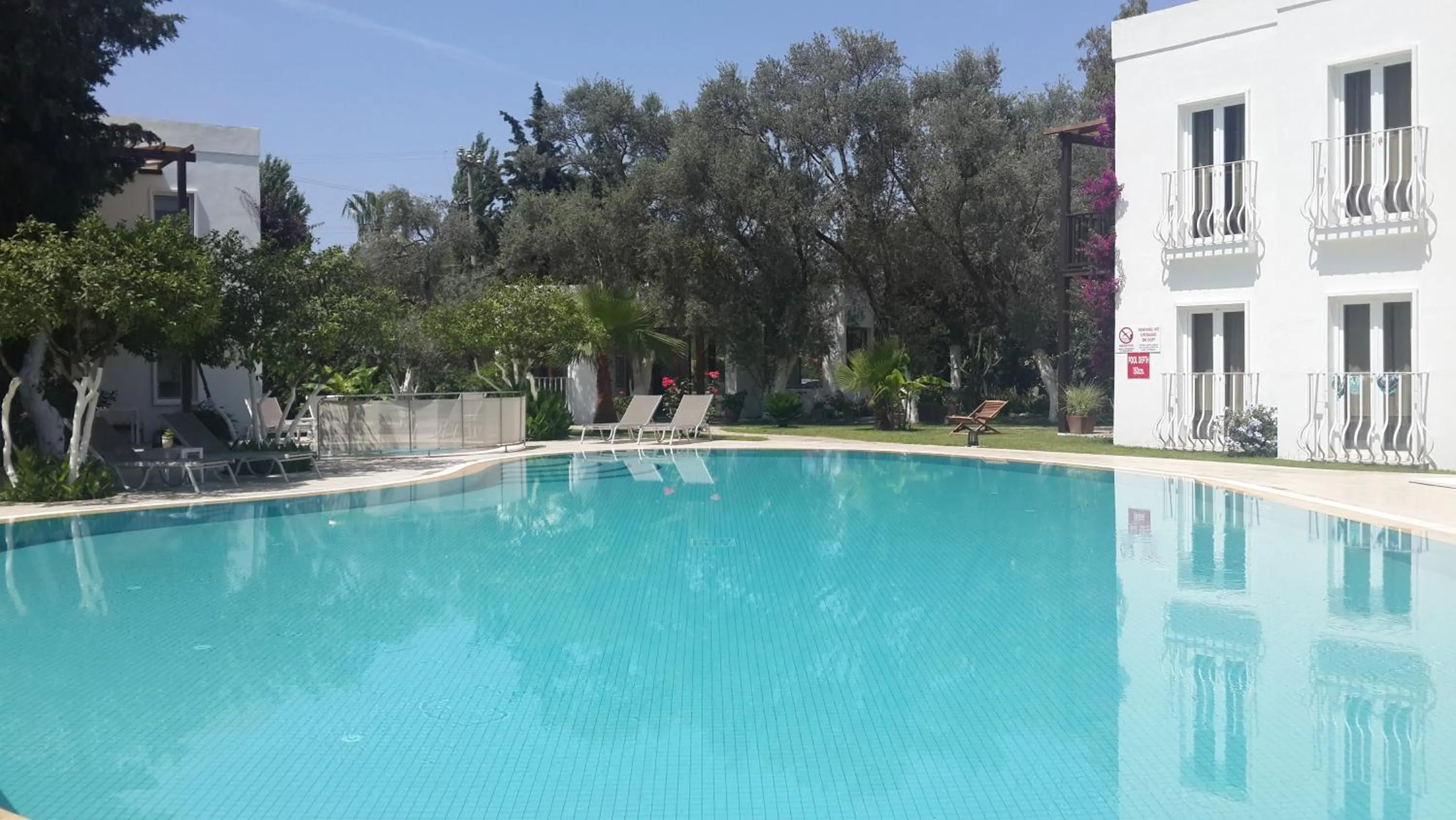 Restaurant/places to eat in Meis Hotel