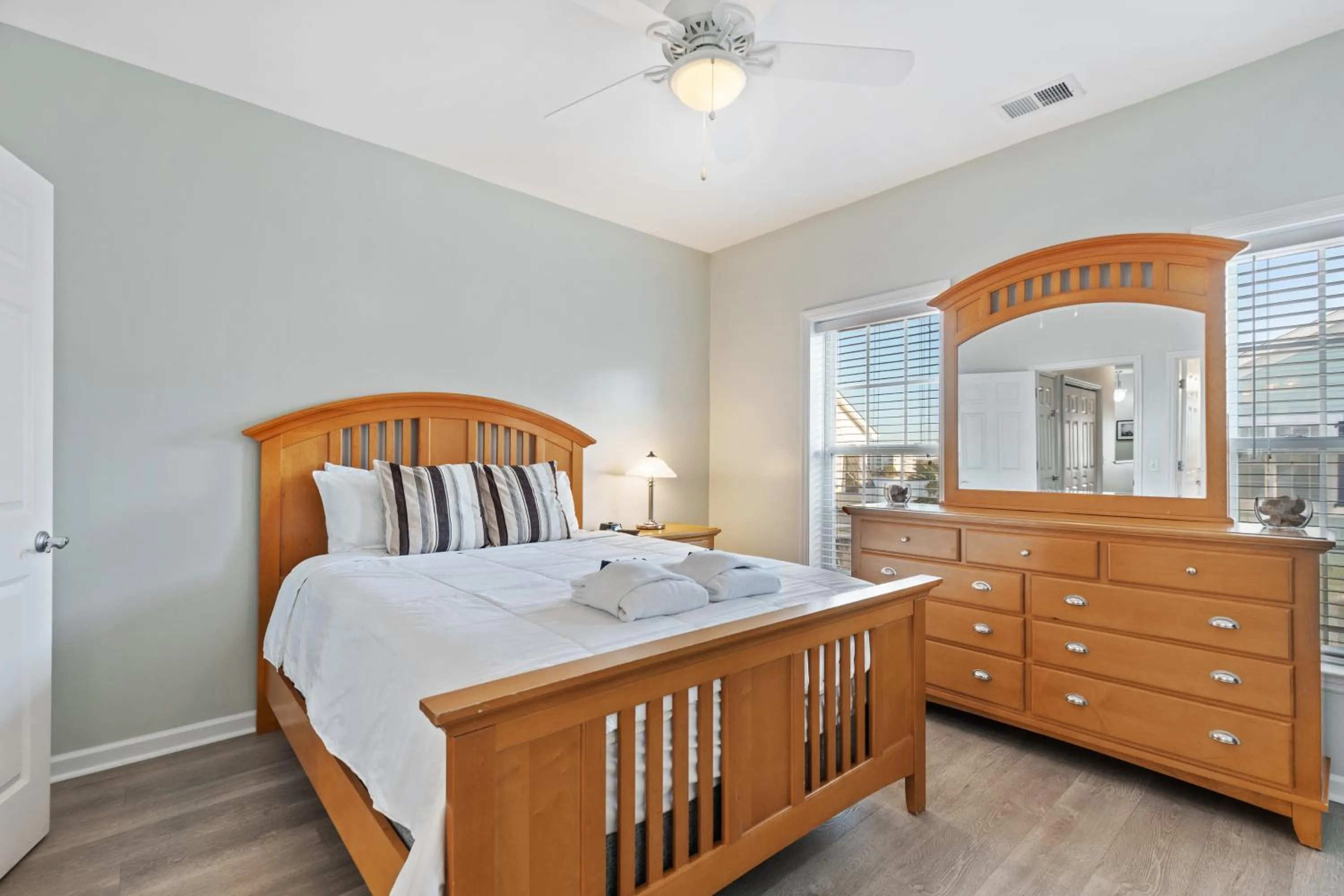 Bed in 113 Waters Edge Community