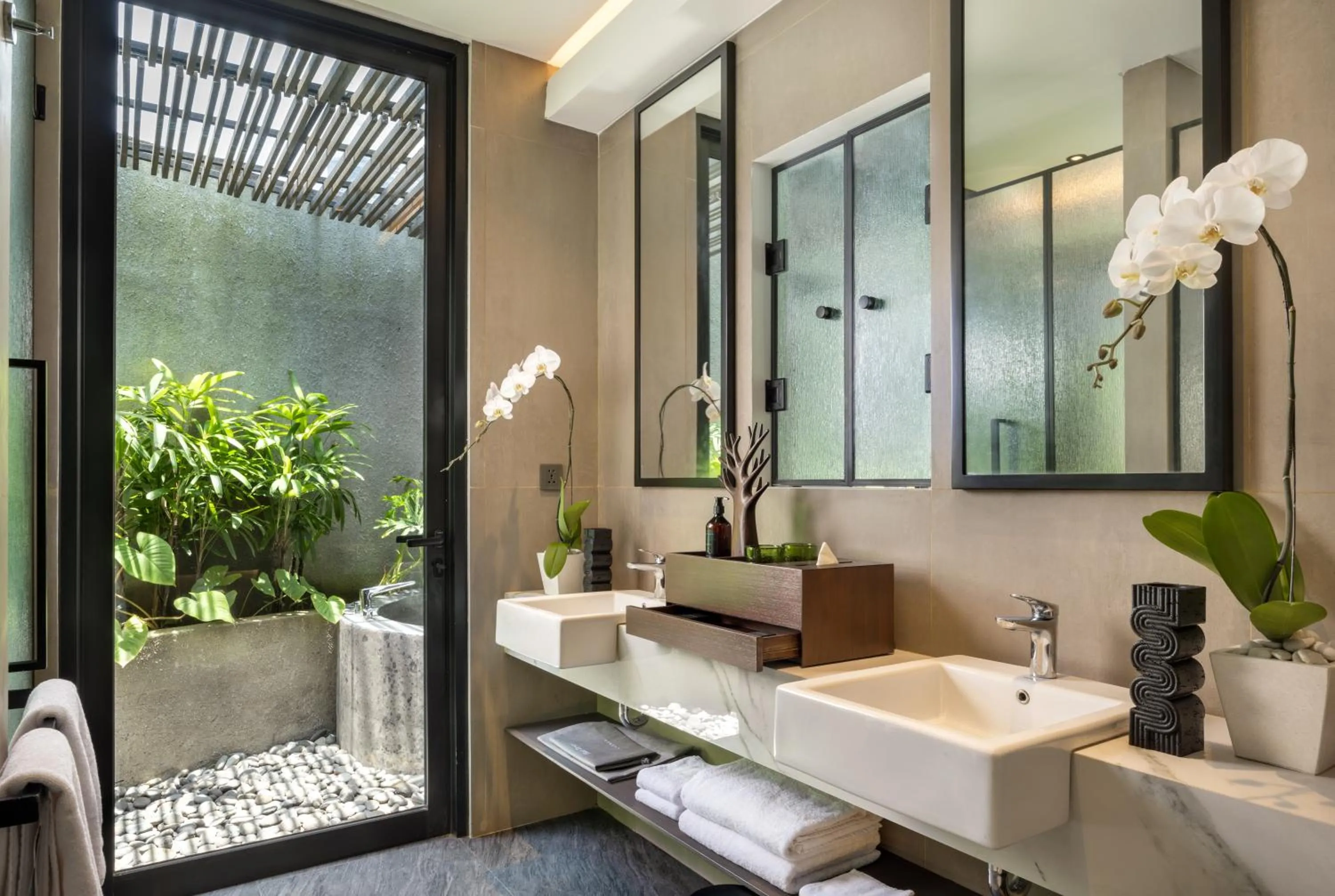 Toilet in Quenzo Beach Resort