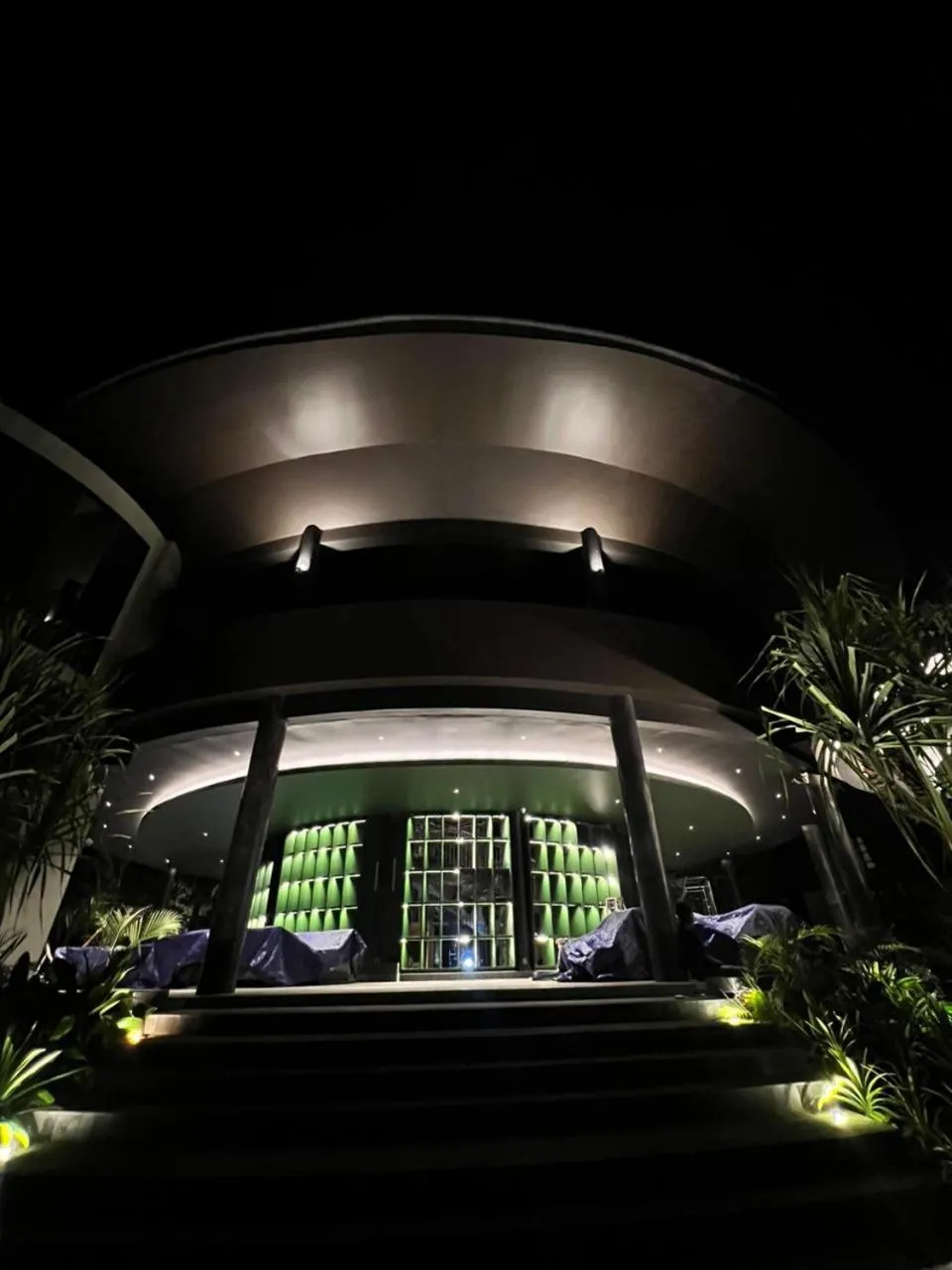 Restaurant/places to eat in Quenzo Beach Resort